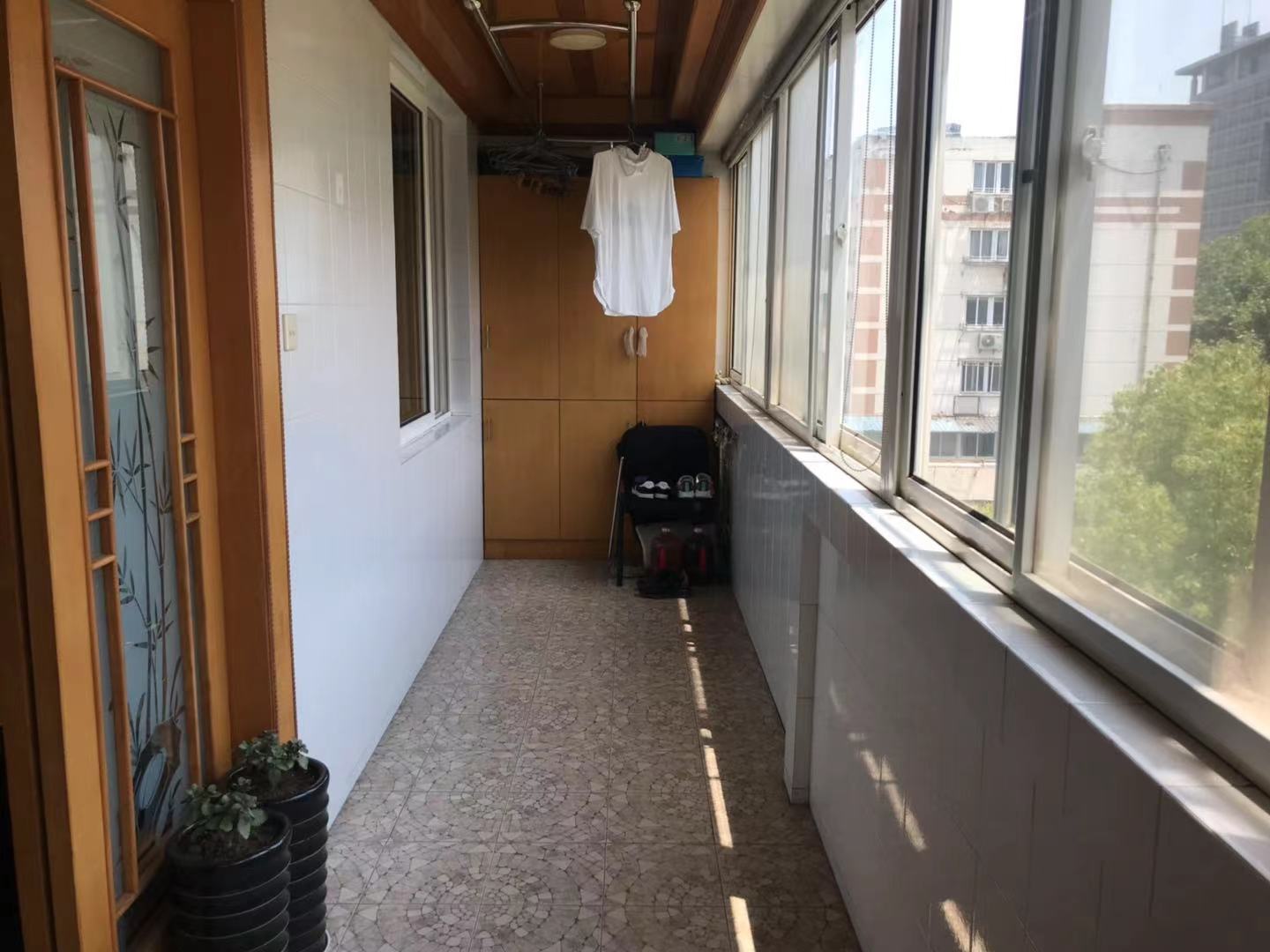 外滩小区 3室2厅2卫 124m&sup2;