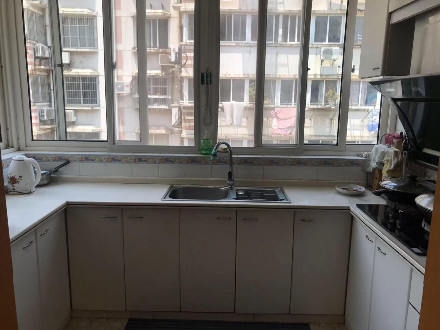 外滩小区 3室2厅2卫 124m&sup2;