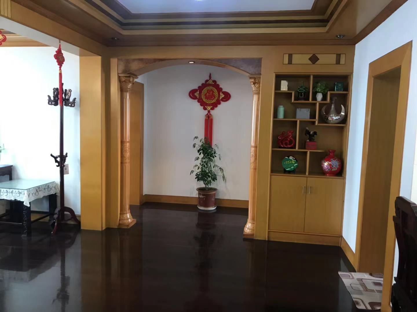 外滩小区 3室2厅2卫 124m&sup2;
