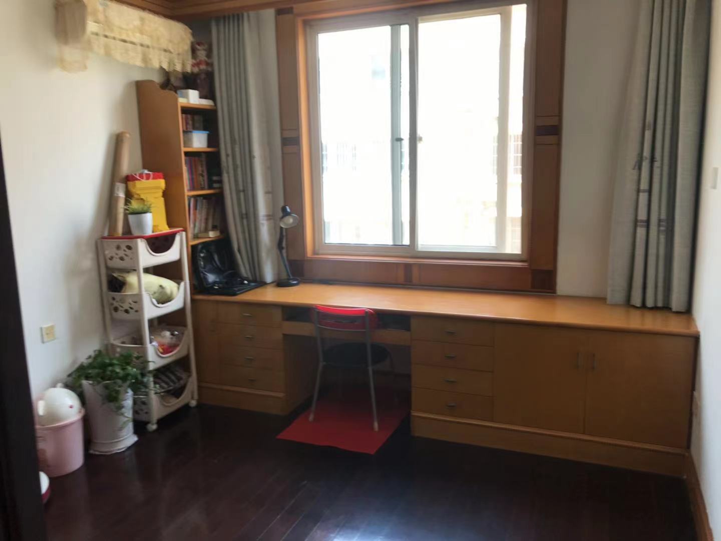 外滩小区 3室2厅2卫 124m&sup2;
