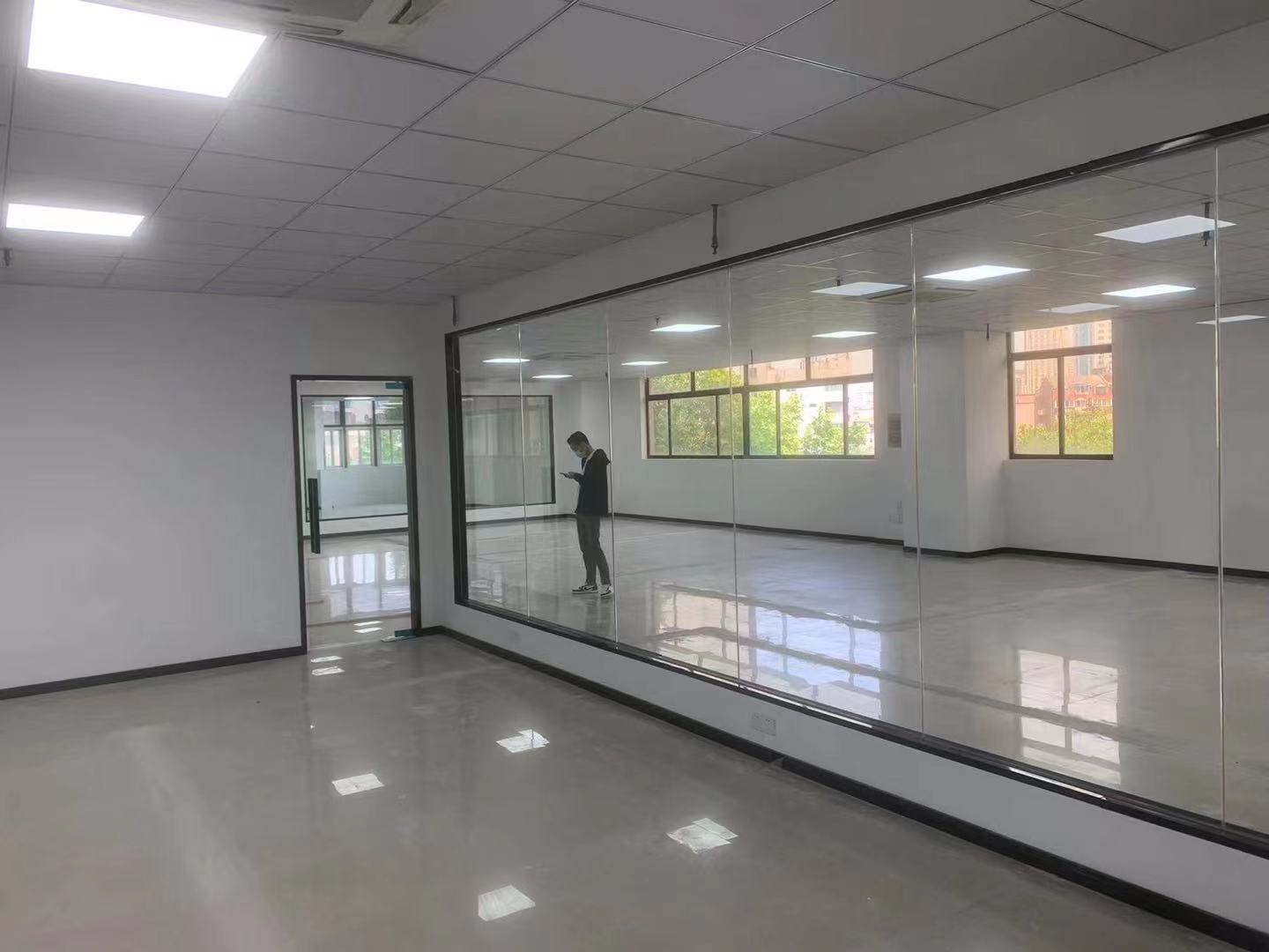 物资大厦 1室1厅1卫 150m&sup2;