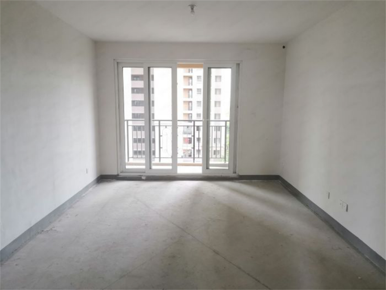 金科廊桥水岸 3室2厅1卫 113m&sup2;