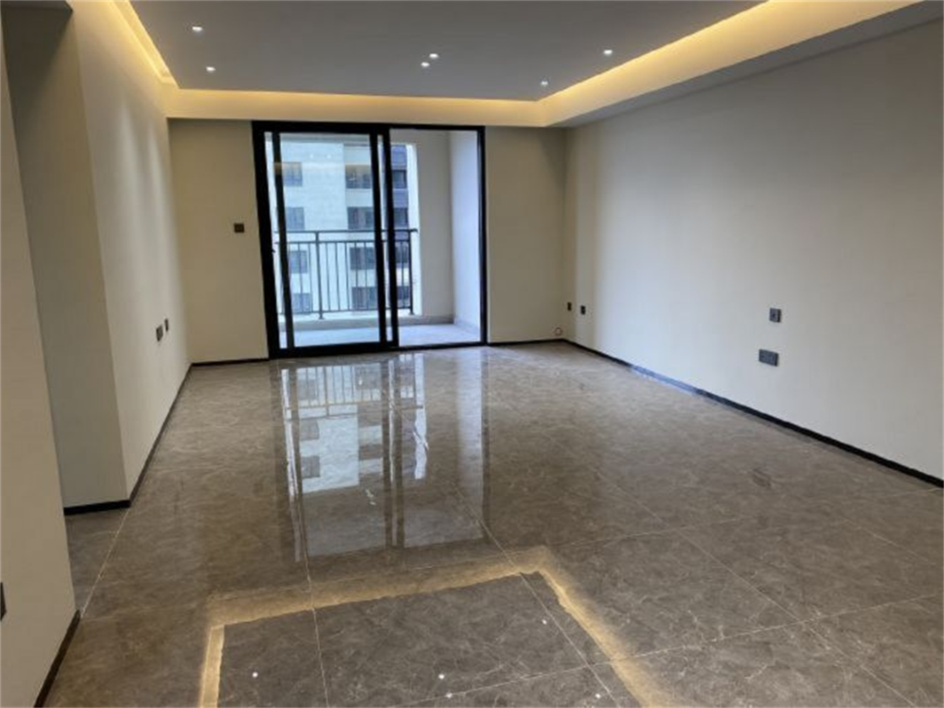 万科有湖（翡翠心湖） 3室2厅2卫 148.00m&sup2;