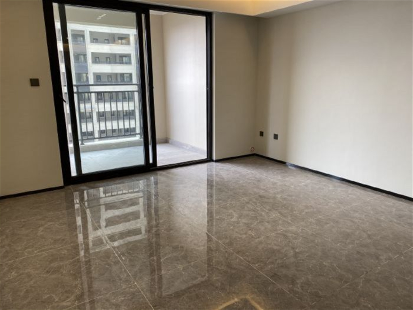 万科有湖（翡翠心湖） 3室2厅2卫 148.00m&sup2;