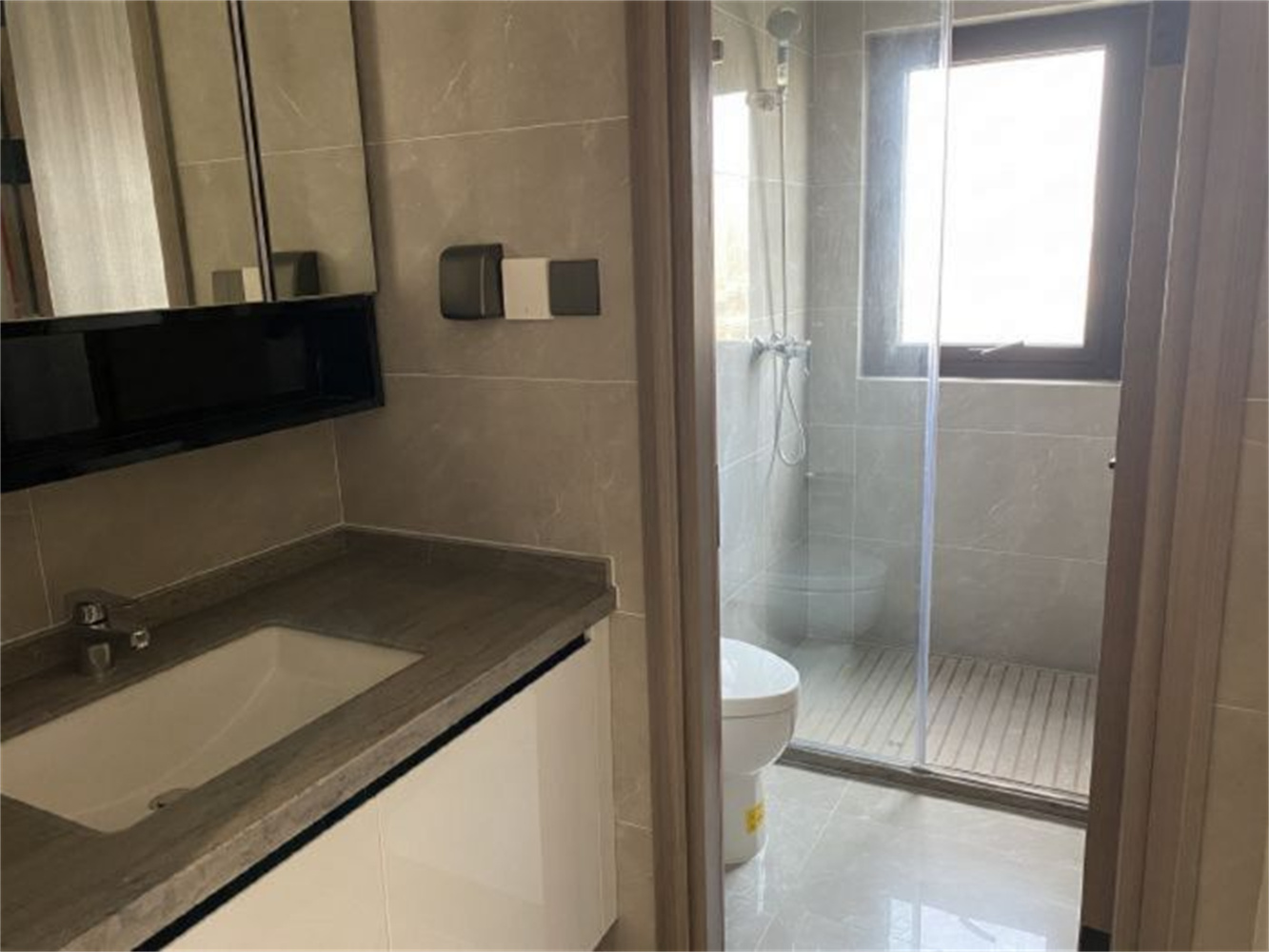 万科有湖（翡翠心湖） 3室2厅2卫 148.00m&sup2;