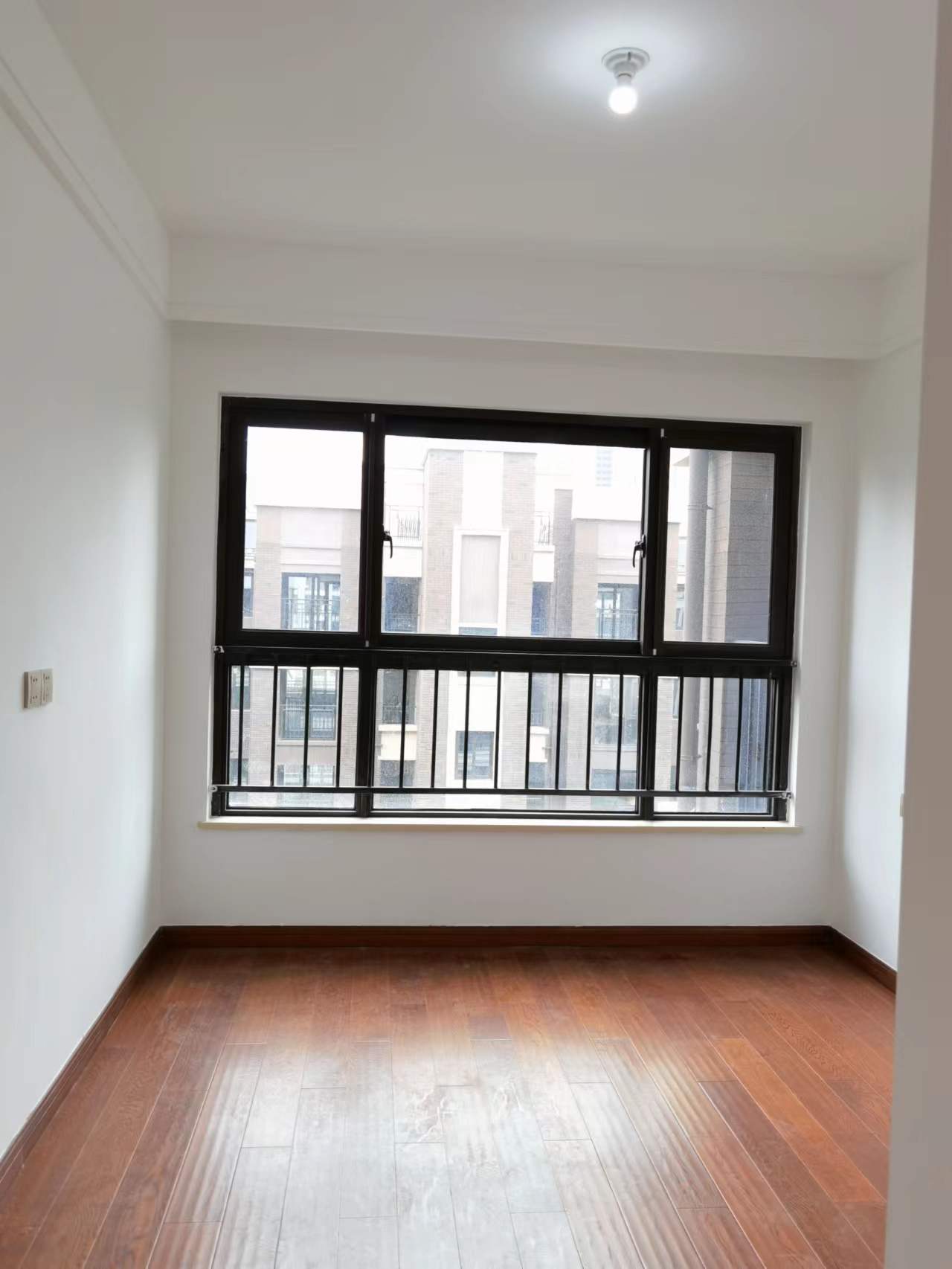 林肯公园 4室2厅2卫 124m&sup2;