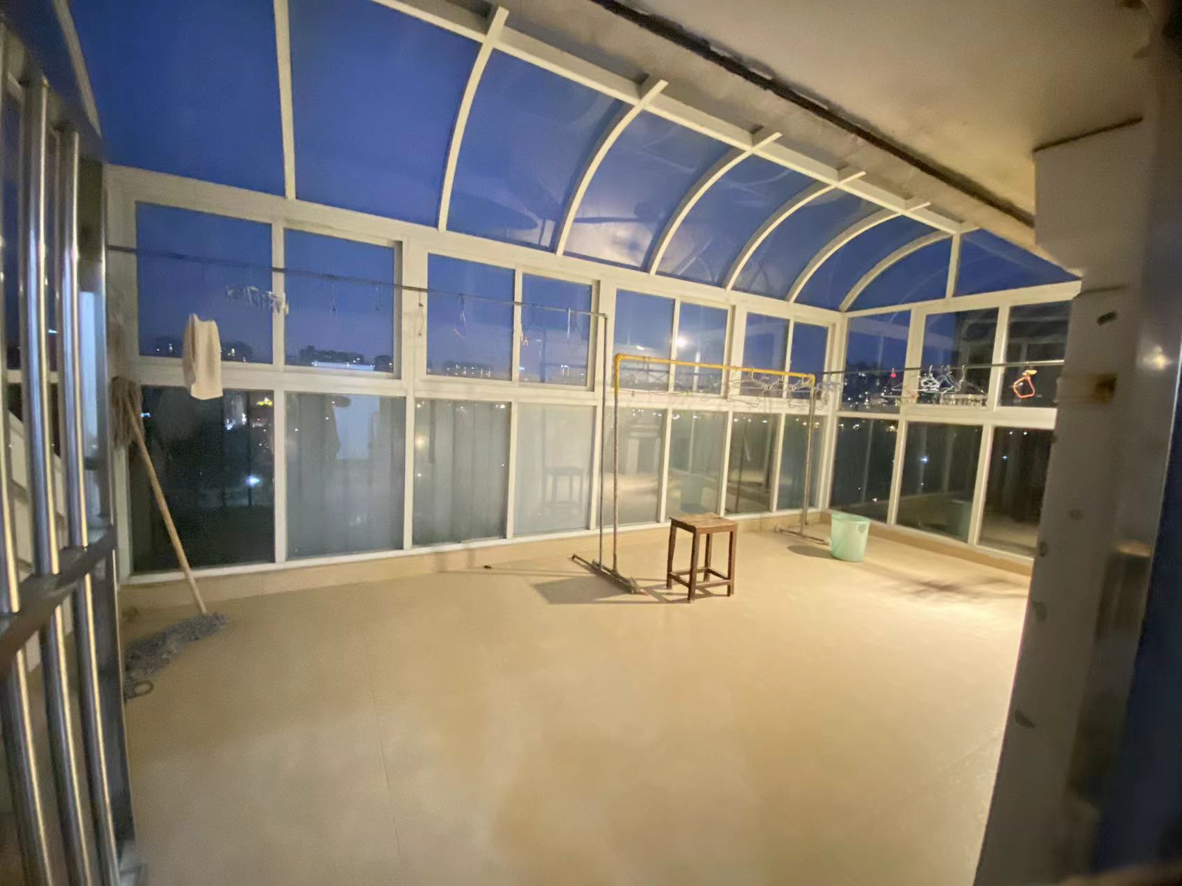 海港新村 5室2厅2卫 220m&sup2;