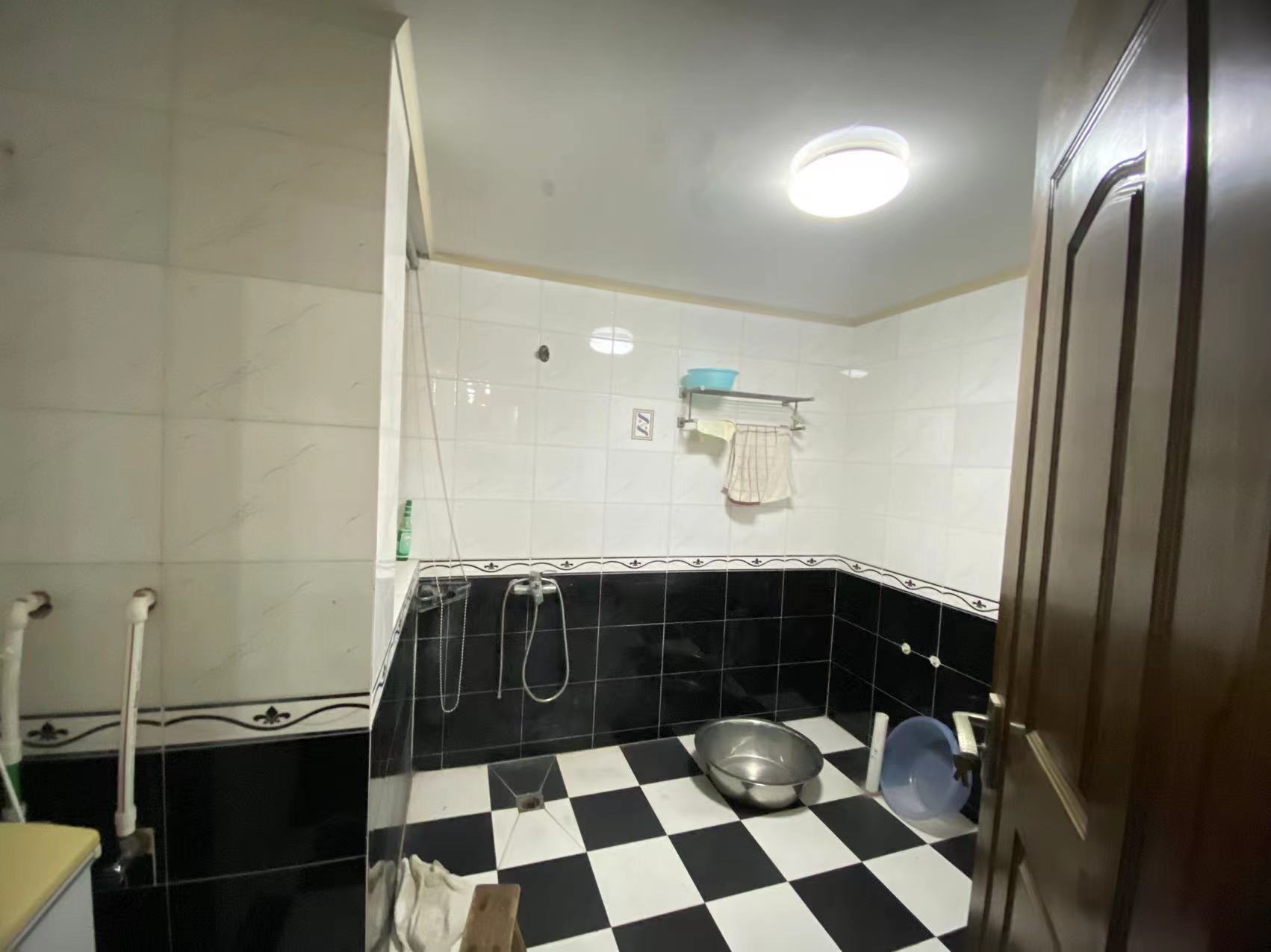 海港新村 5室2厅2卫 220m&sup2;