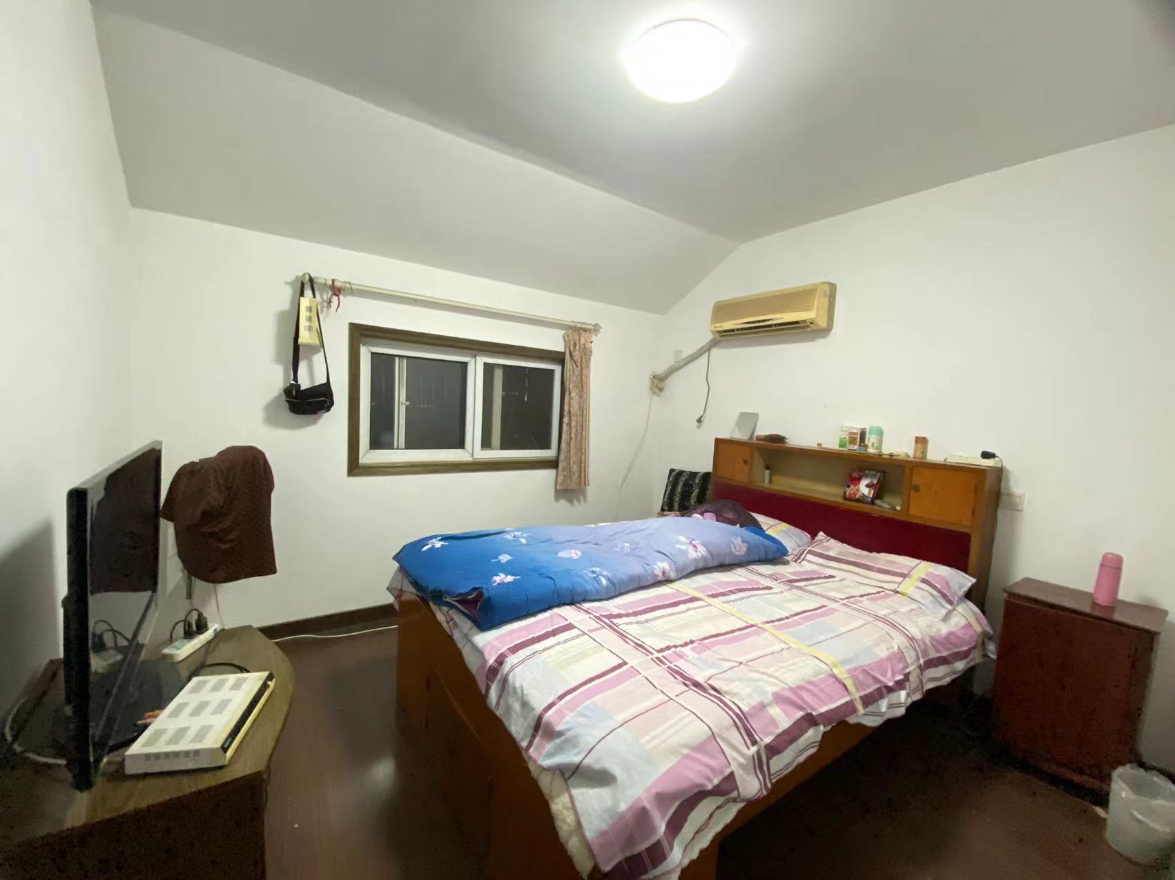 海港新村 5室2厅2卫 220m&sup2;