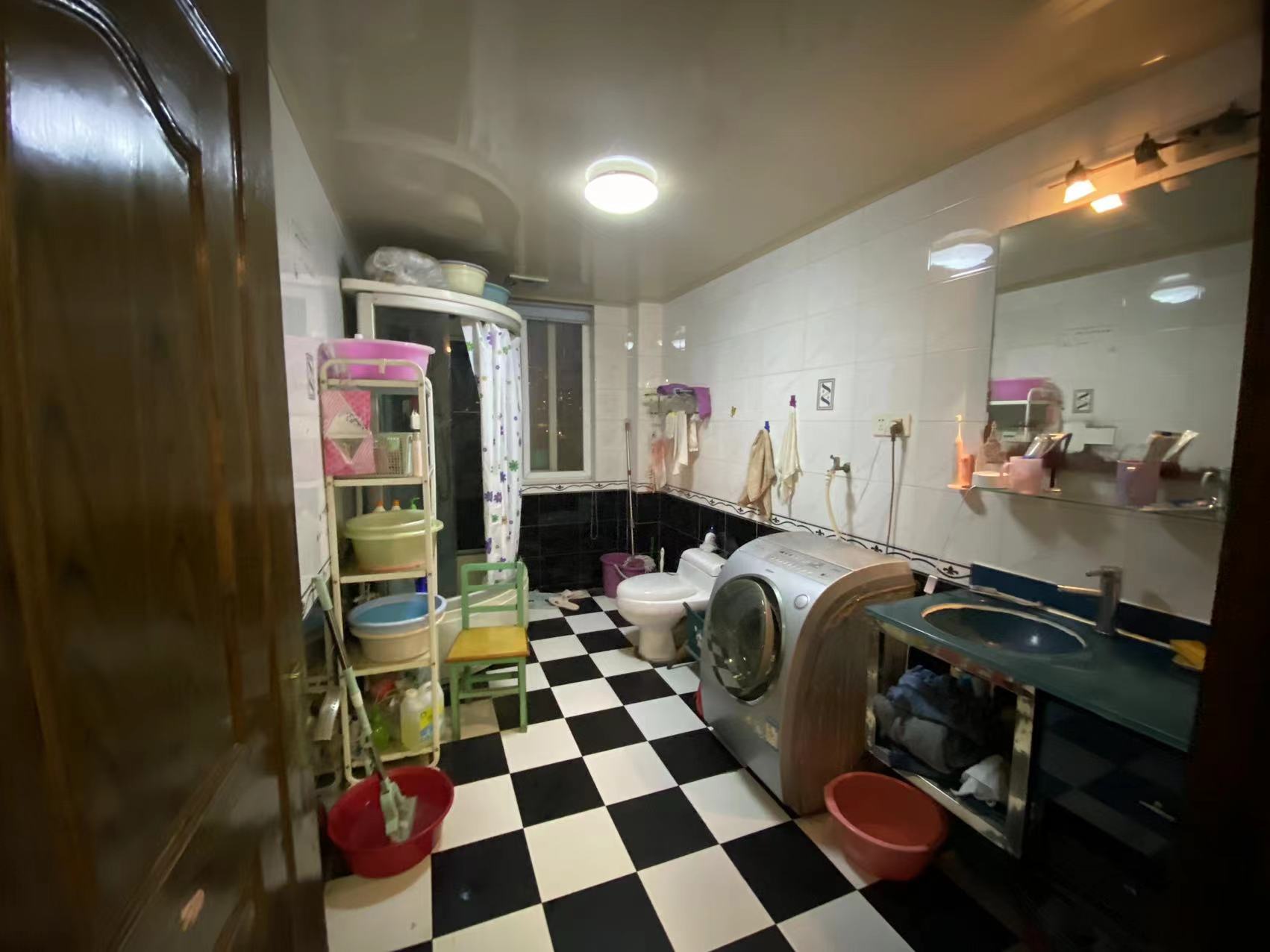 海港新村 5室2厅2卫 220m&sup2;