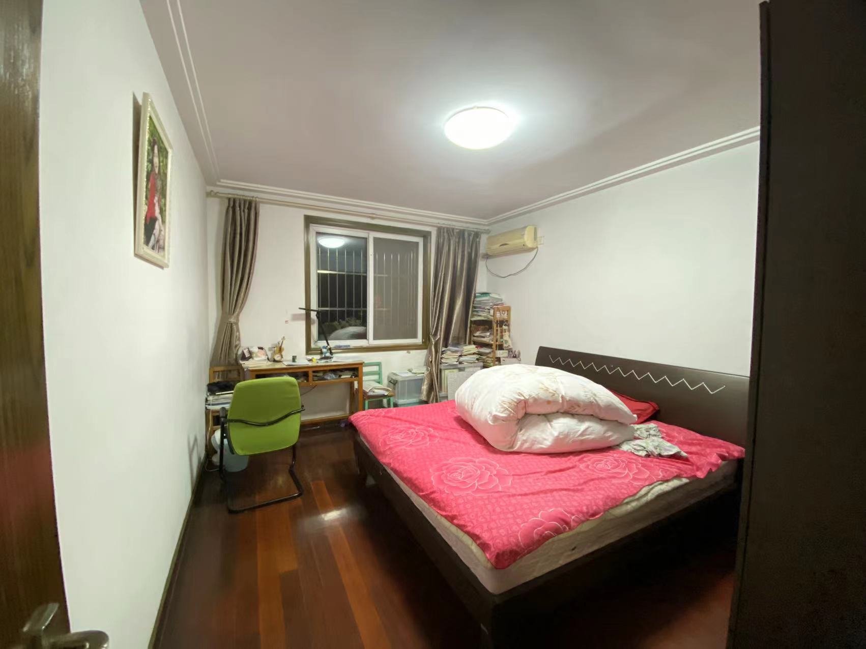 海港新村 5室2厅2卫 220m&sup2;