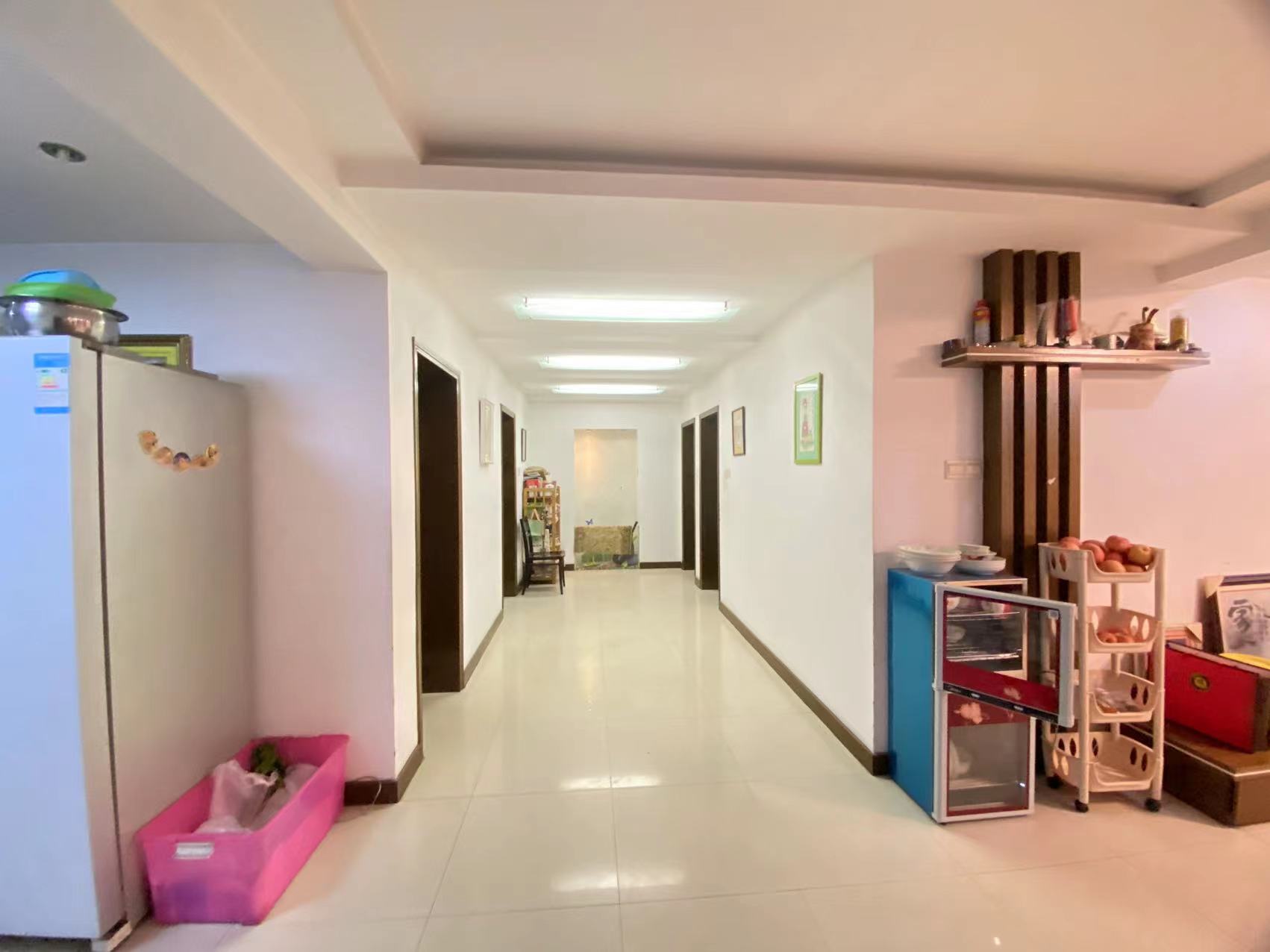 海港新村 5室2厅2卫 220m&sup2;