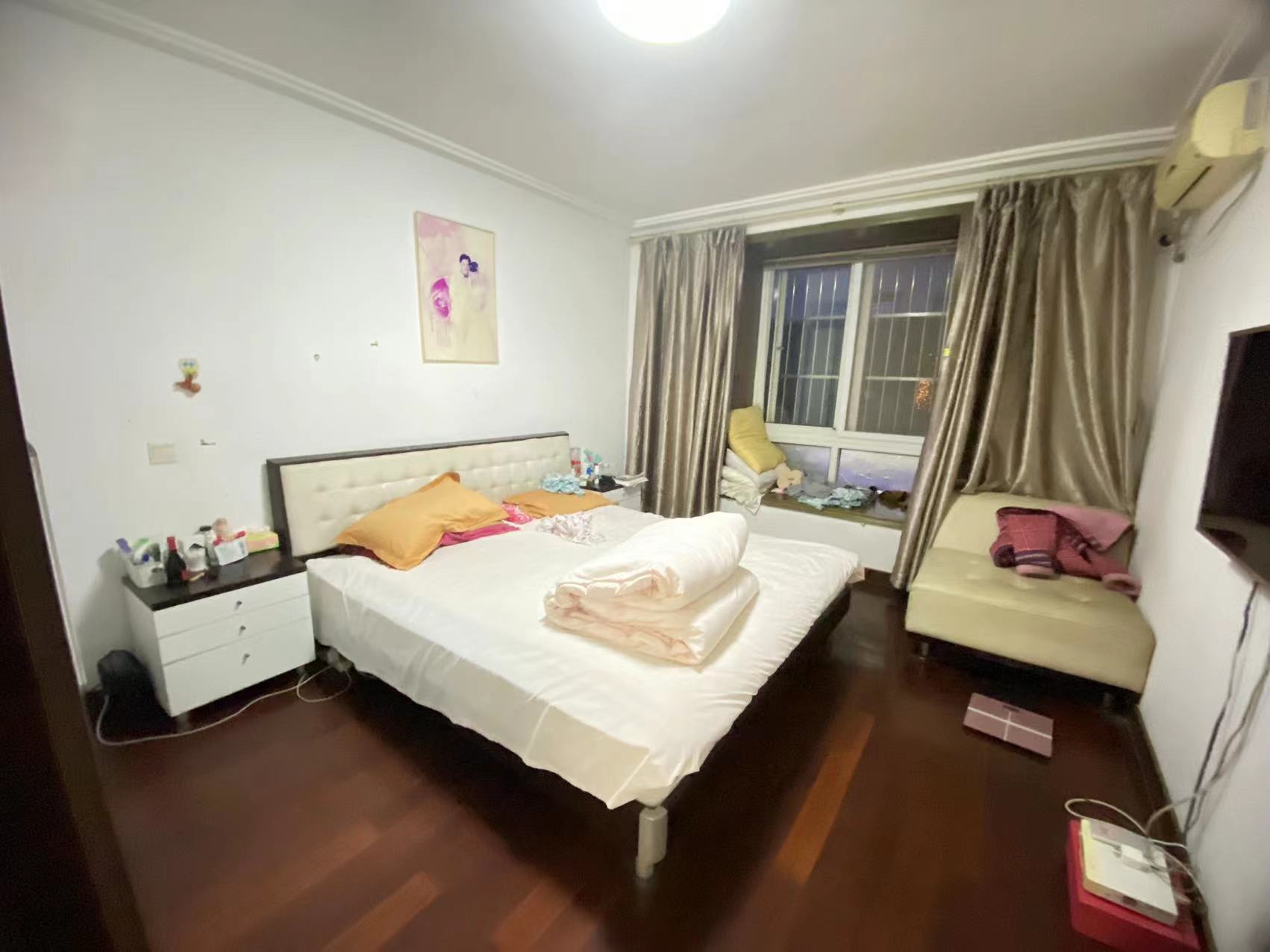海港新村 5室2厅2卫 220m&sup2;