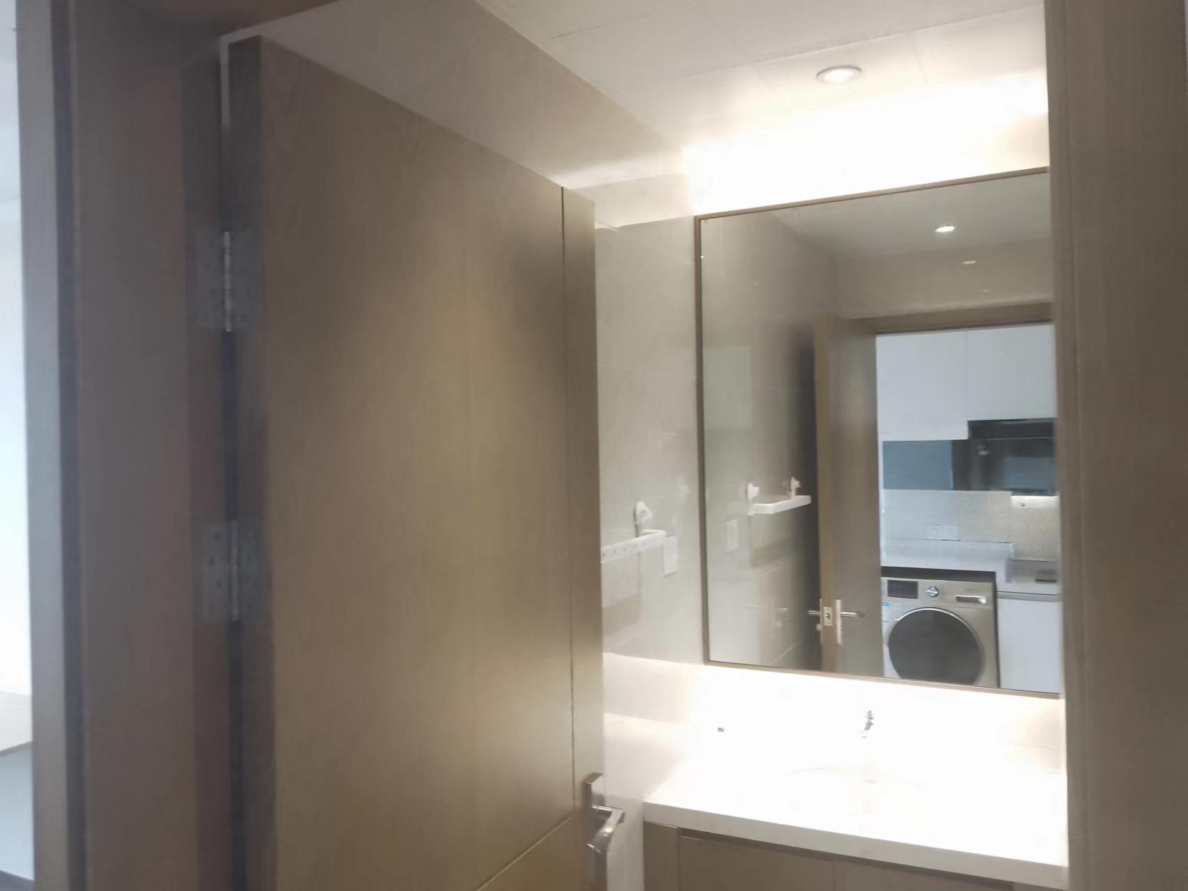 中港金座 1室1厅1卫 42m&sup2;
