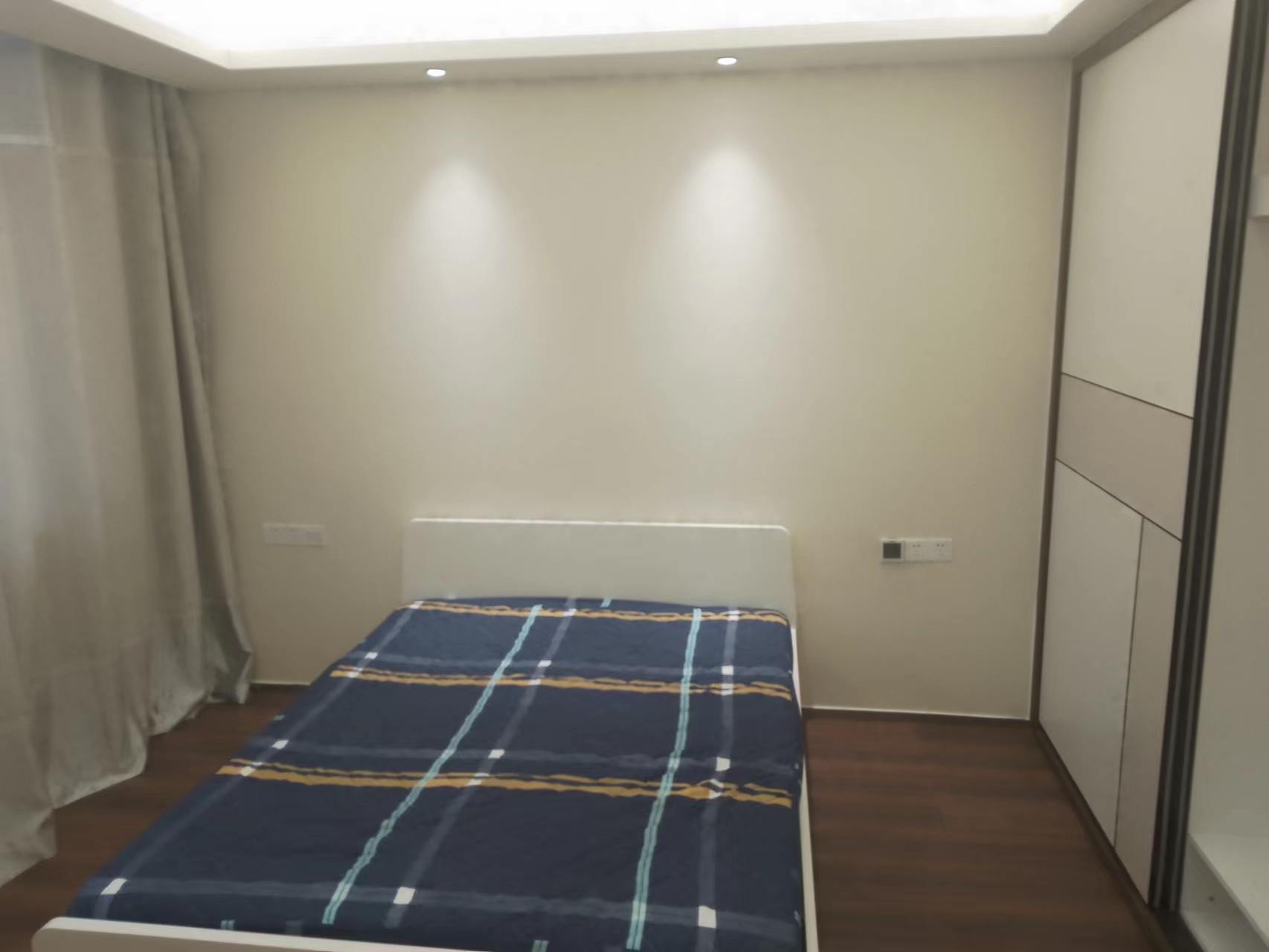 中港金座 1室1厅1卫 42m&sup2;