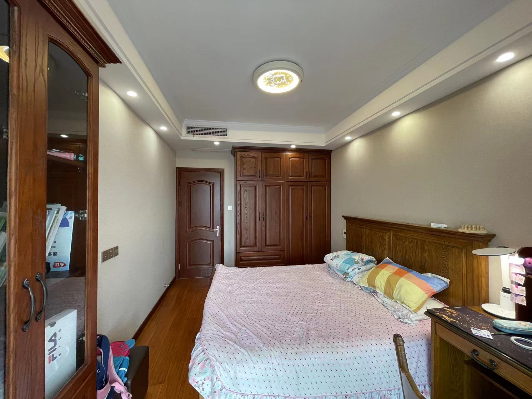 裕豐廣場 3室2厅1卫 158m&sup2;