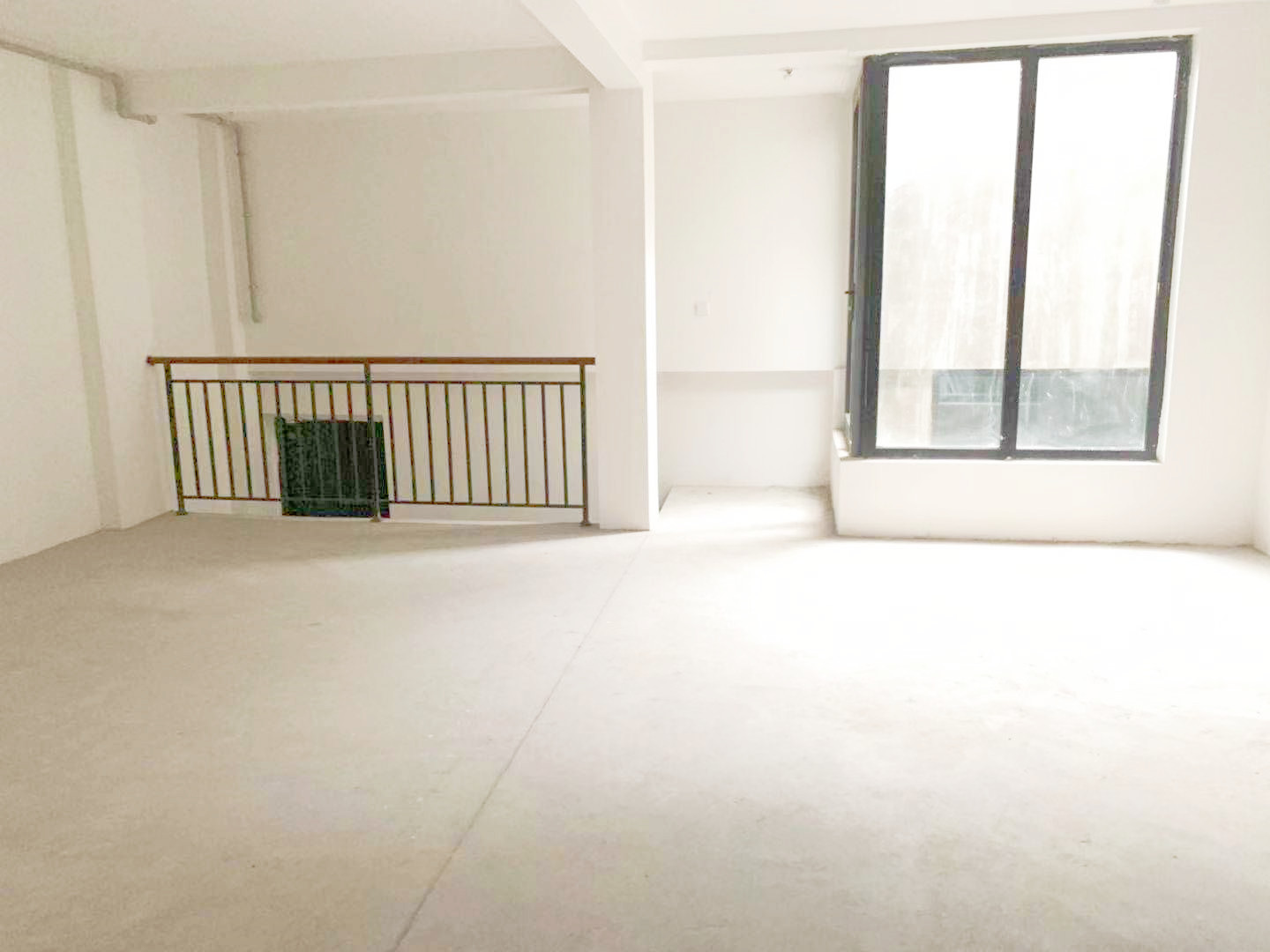 山水壹号 3室3厅3卫 270m&sup2;