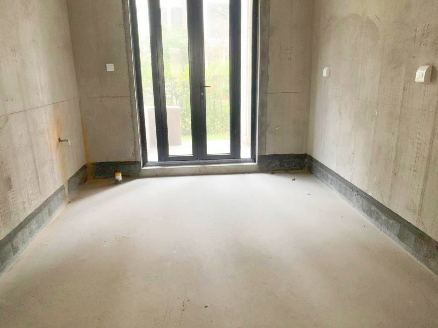 山水壹号 3室3厅3卫 270m&sup2;