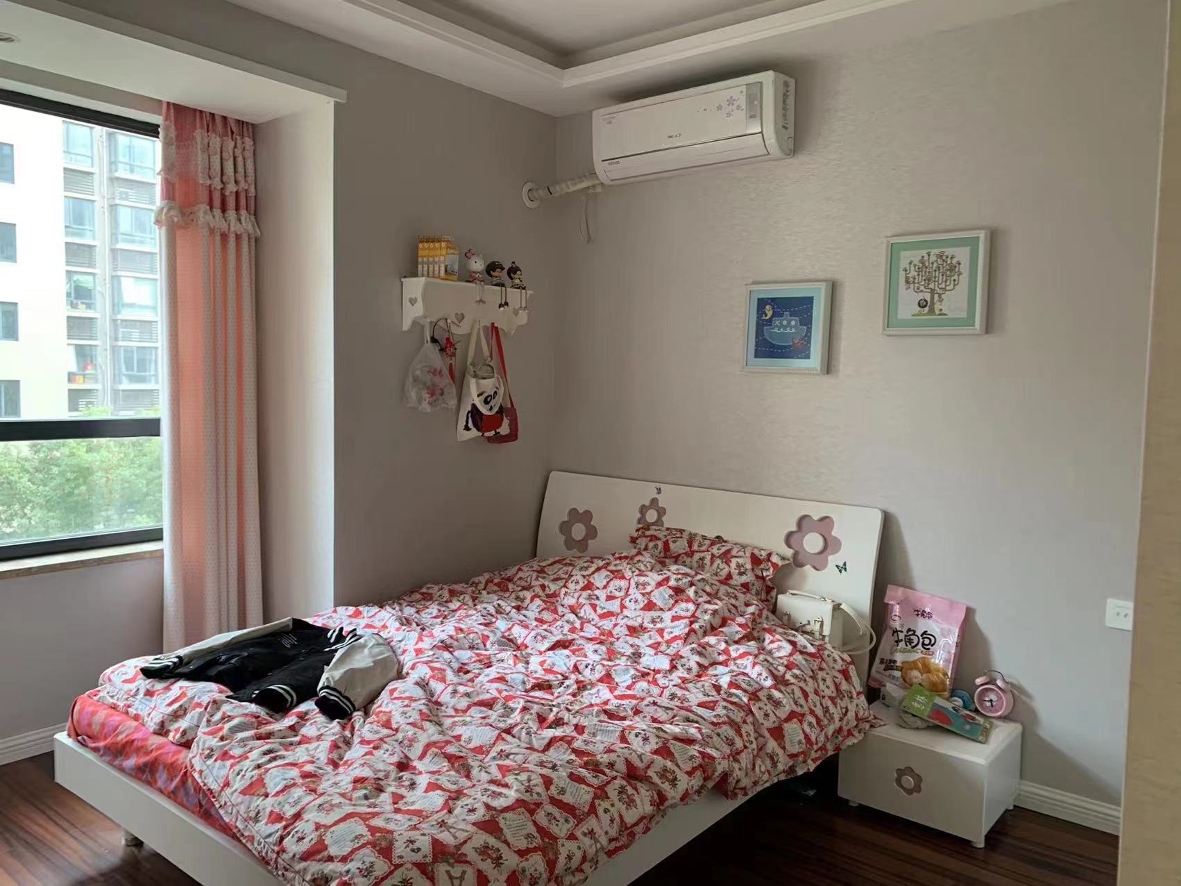 中港城 3室2厅1卫 106m&sup2;