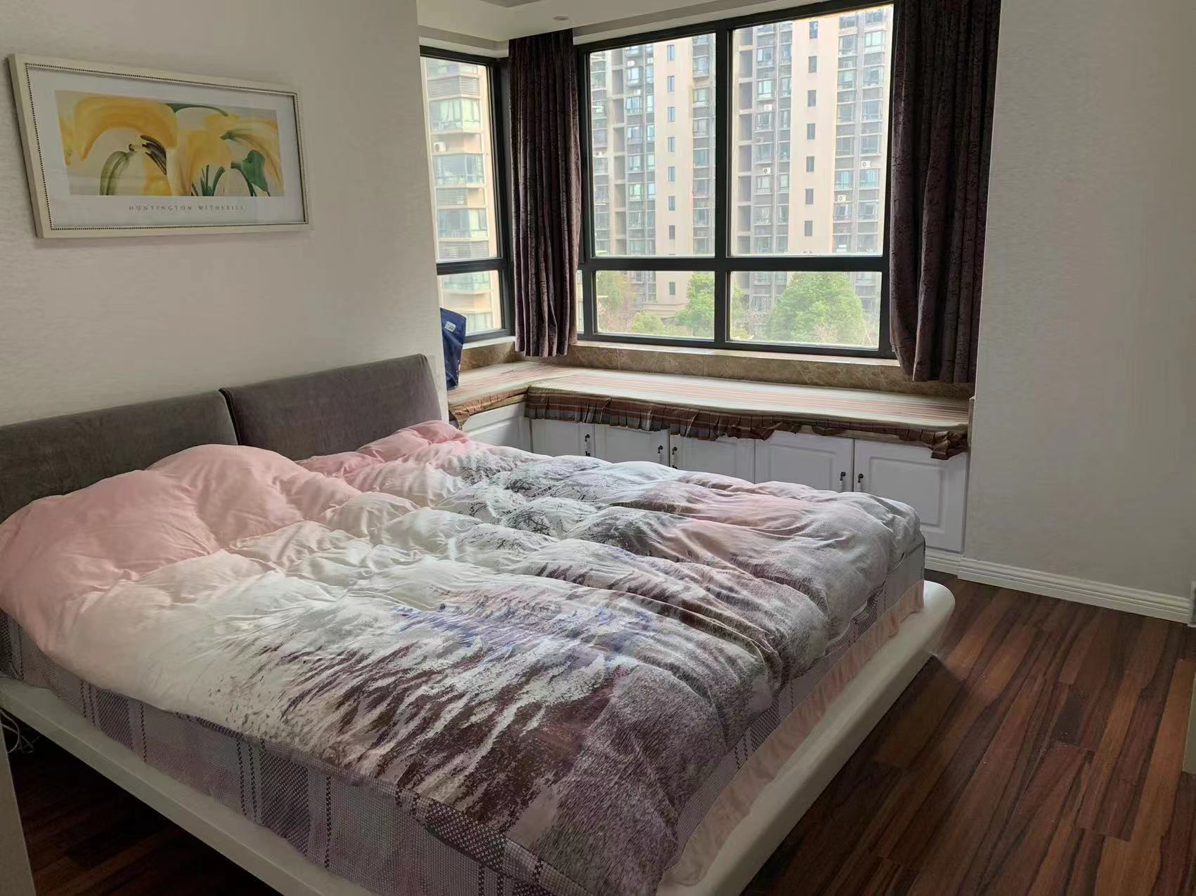 中港城 3室2厅1卫 106m&sup2;