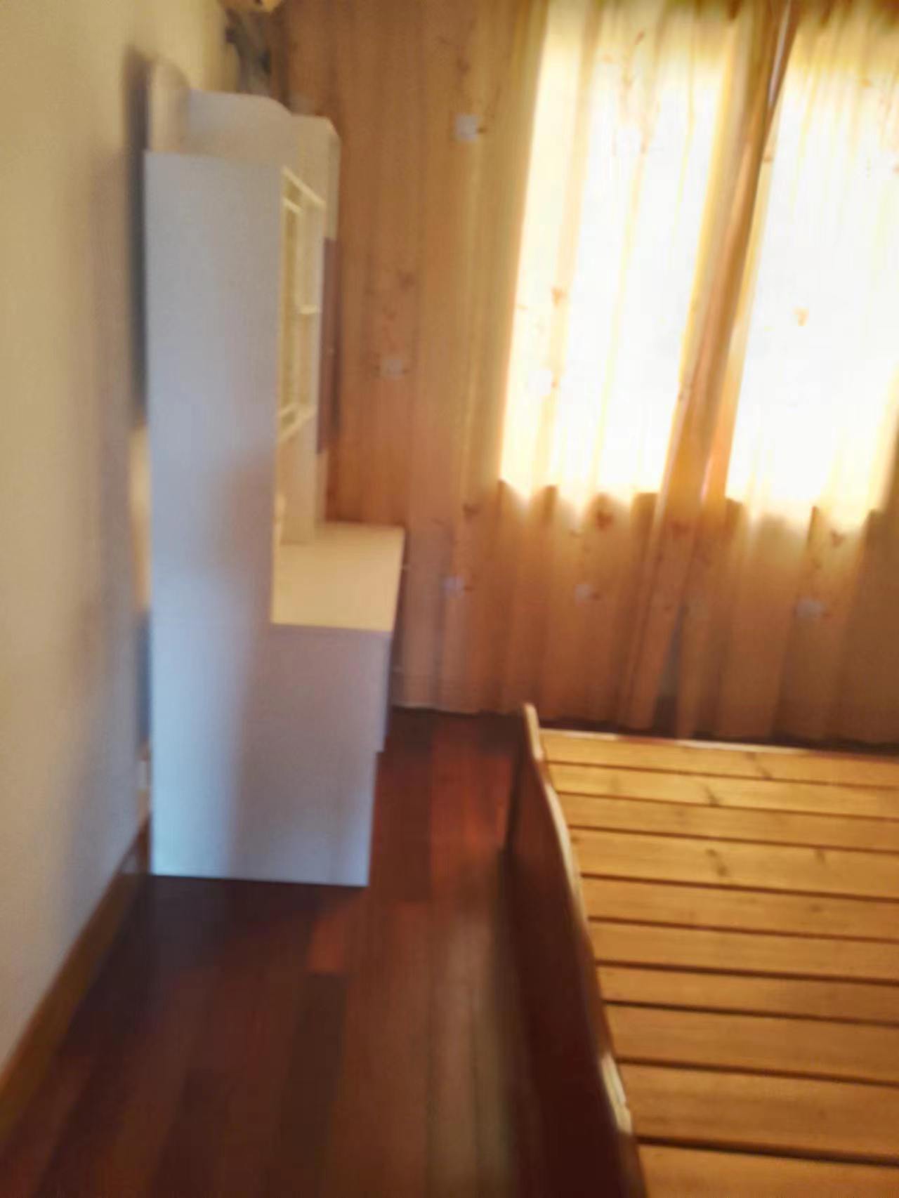 爱玛花苑 3室2厅2卫 135m&sup2;
