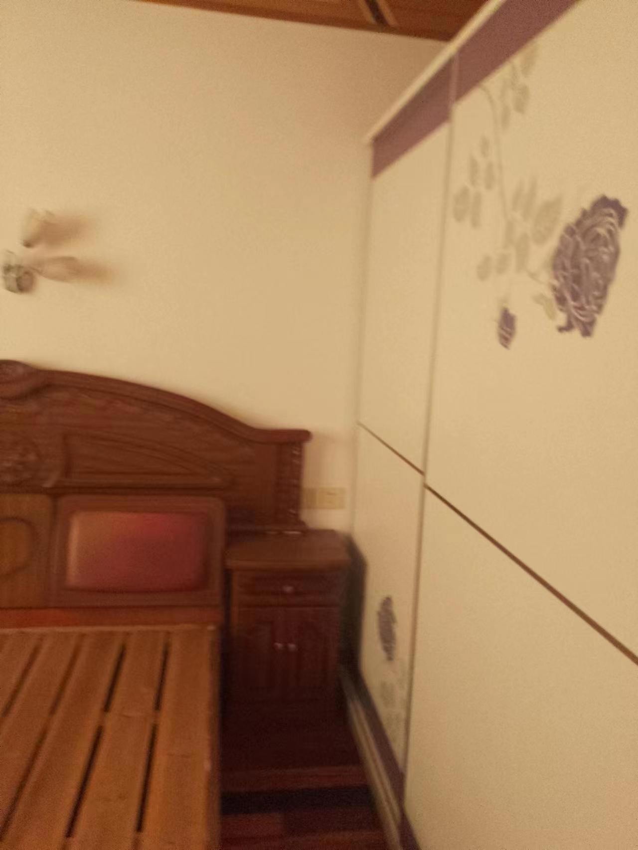 爱玛花苑 3室2厅2卫 135m&sup2;