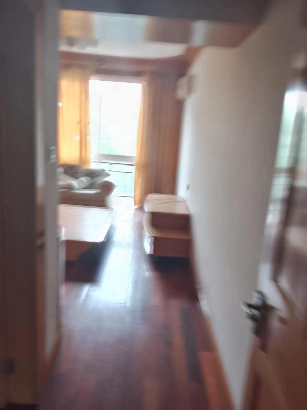 爱玛花苑 3室2厅2卫 135m&sup2;