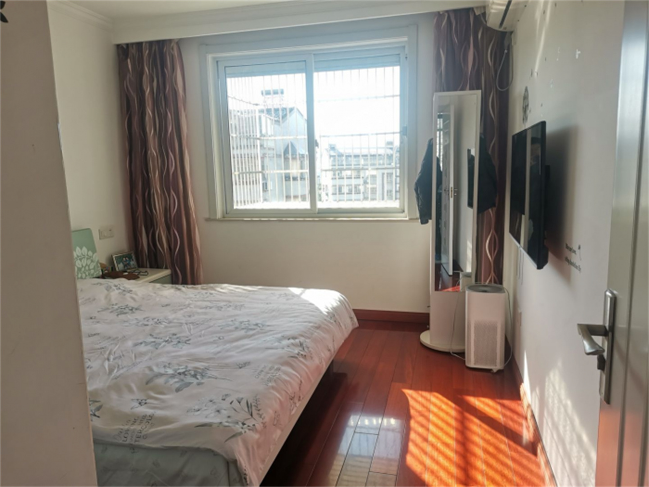五一新村东区 4室2厅2卫 91.88m&sup2;