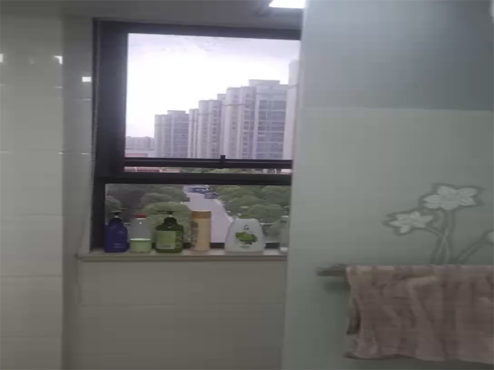 同和嘉苑南区 1室1厅1卫 60.8m&sup2;