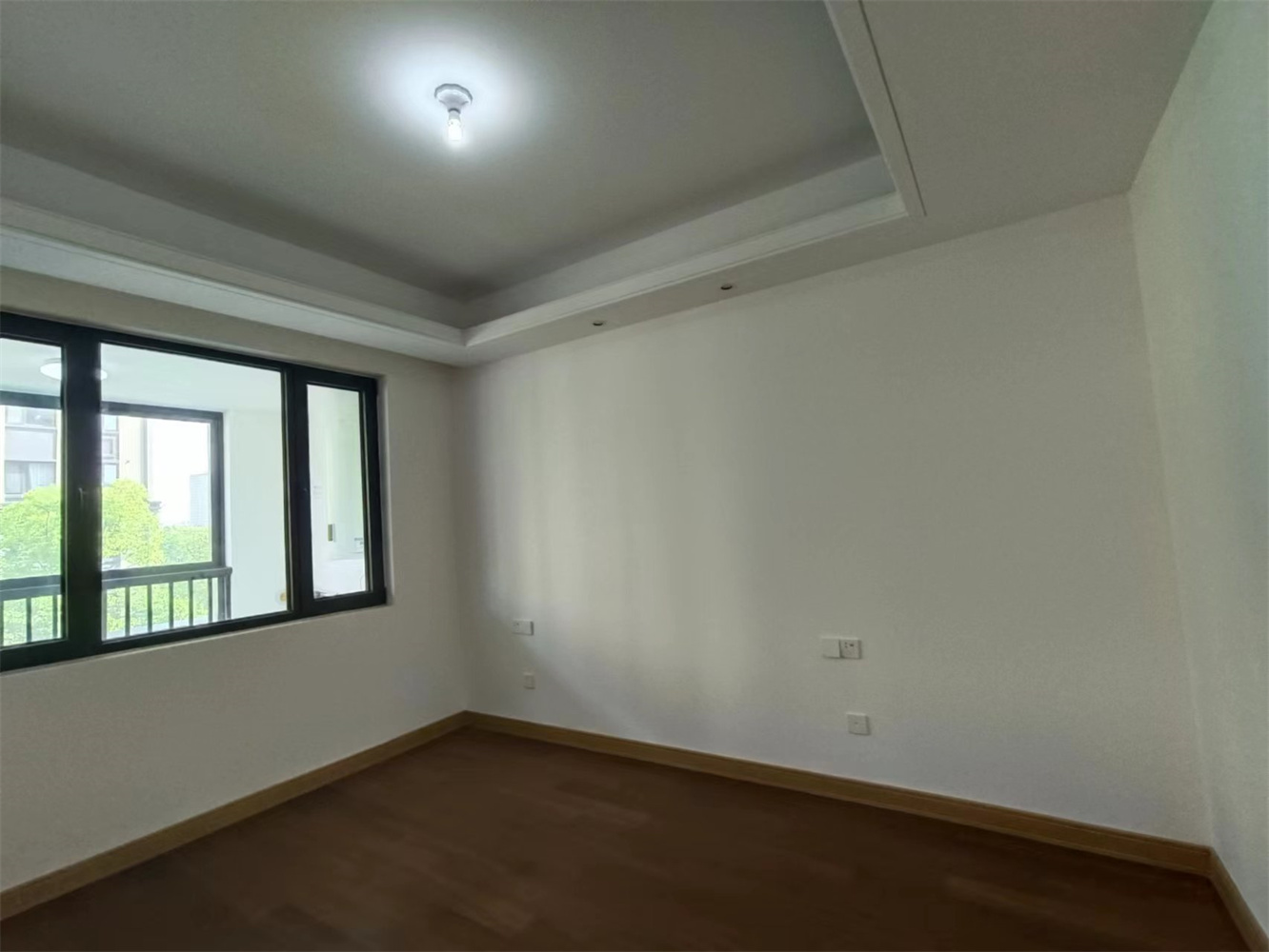 万濠瑜园 4室2厅2卫 165m²