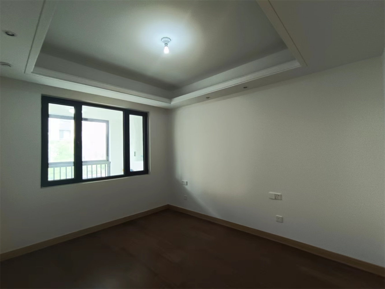万濠瑜园 4室2厅2卫 165m²