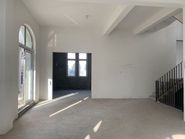 顺发御园 5室3厅3卫 370m²