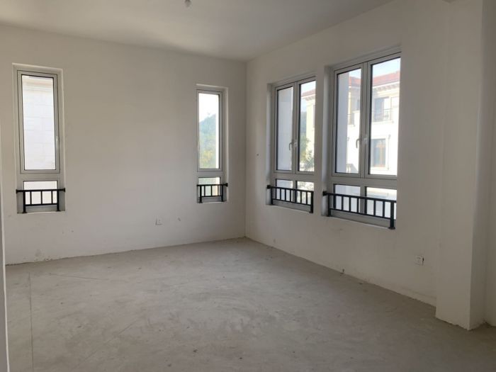 顺发御园 5室3厅3卫 370m&sup2;