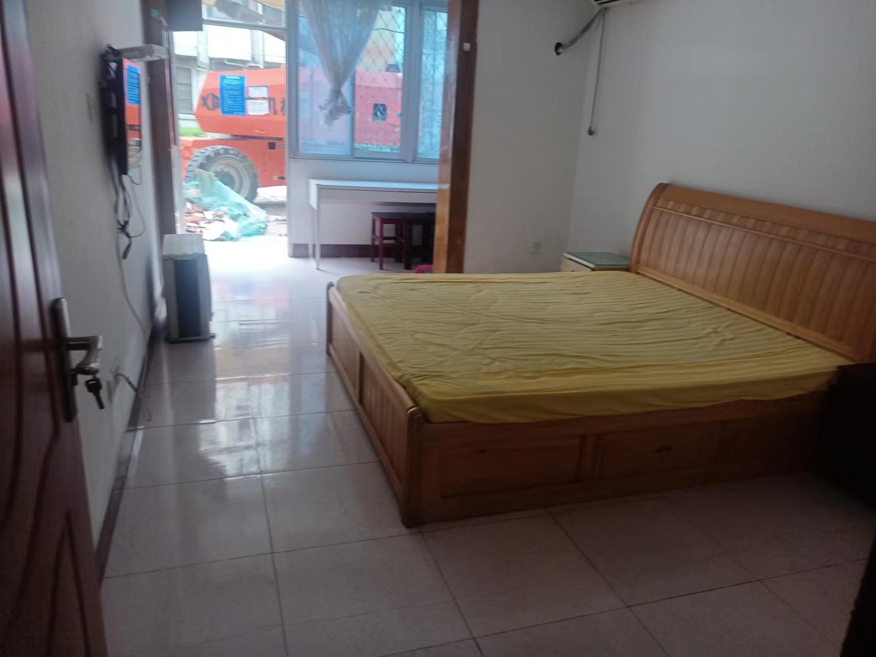 中港翡翠城 3室2厅2卫 108m²