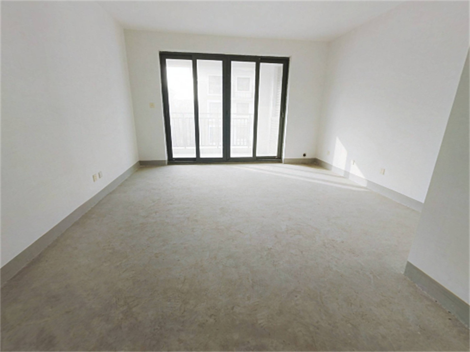 金水湾花园 3室2厅2卫 143m&sup2;