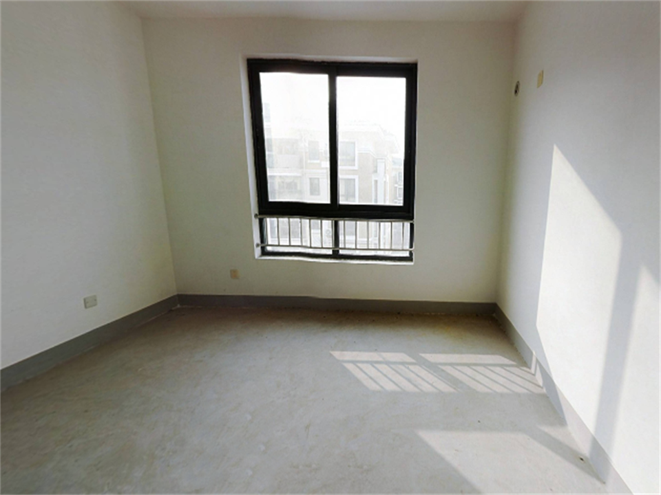 金水湾花园 3室2厅2卫 143m&sup2;