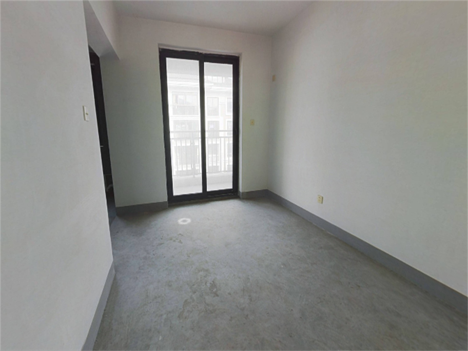 金水湾花园 3室2厅2卫 143m&sup2;