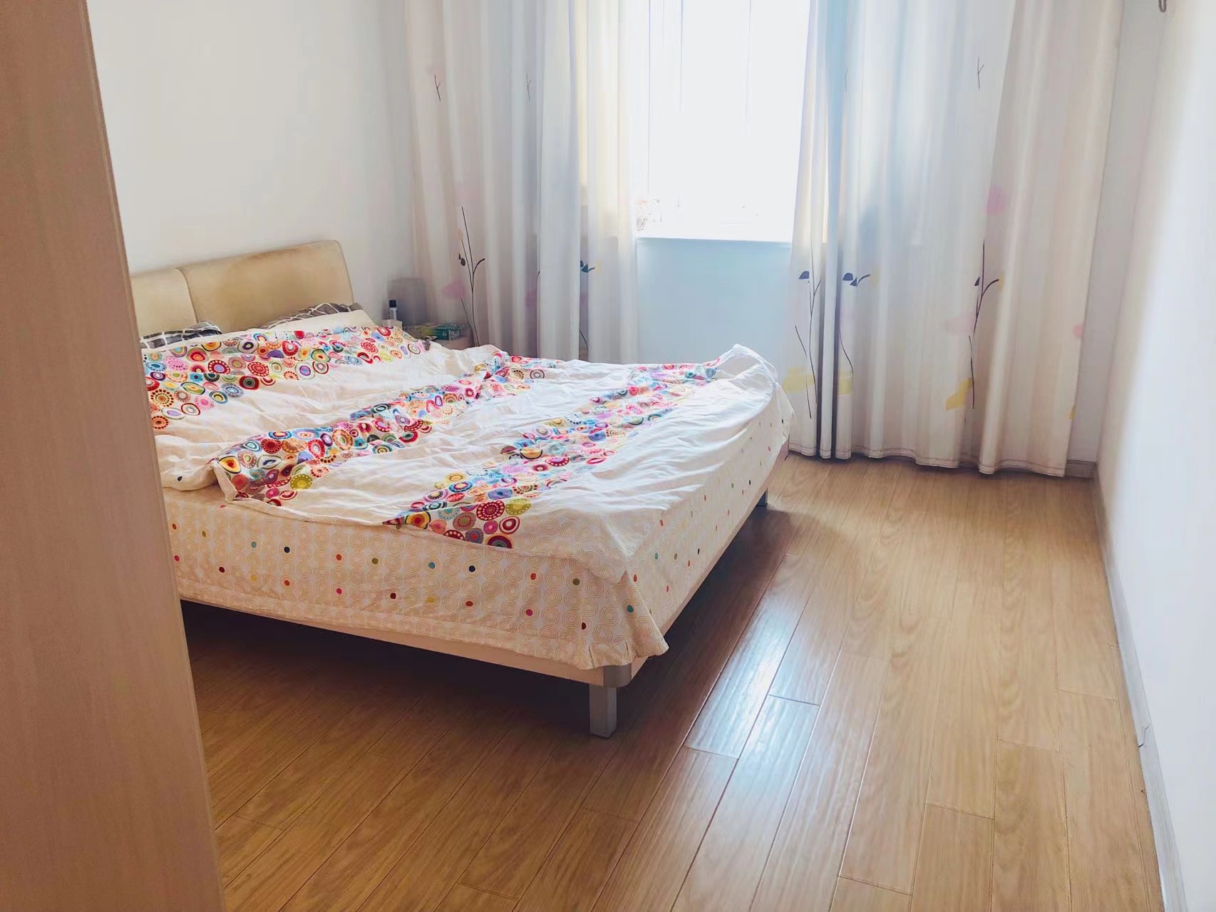 外滩小区 4室2厅1卫 150m&sup2;