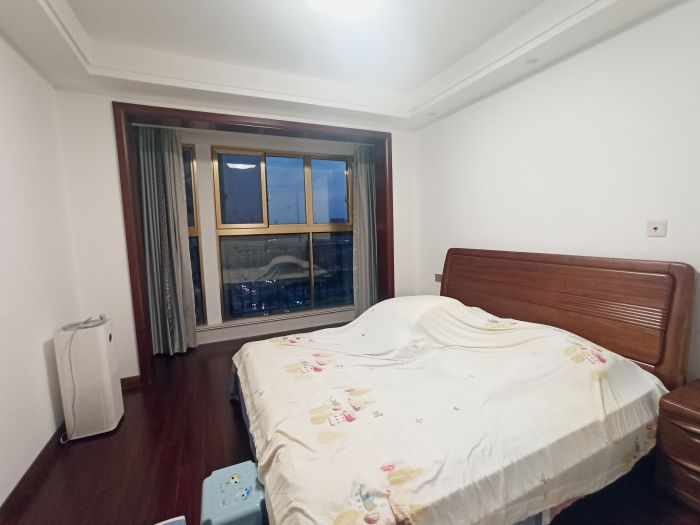 恒盛豪庭 3室2厅2卫 131m&sup2;