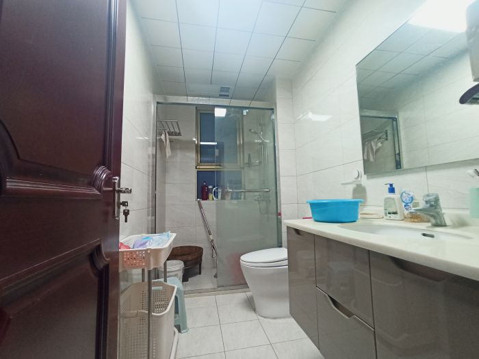 恒盛豪庭 3室2厅2卫 131m&sup2;