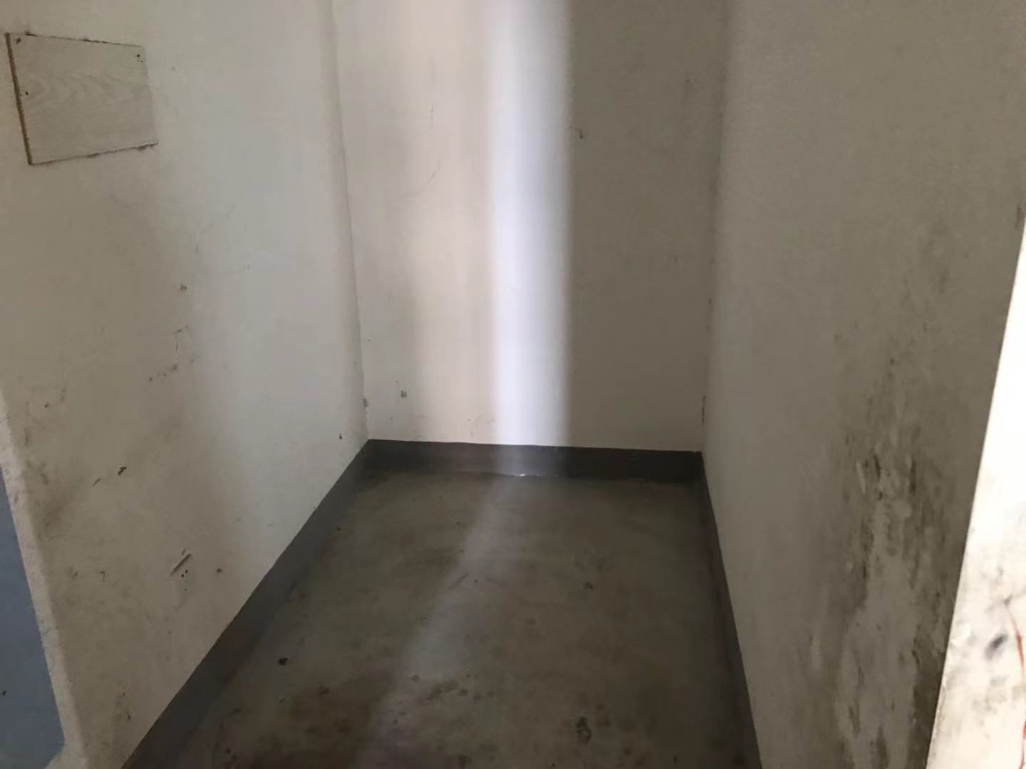 江景国际家园北区 3室2厅2卫 143m²
