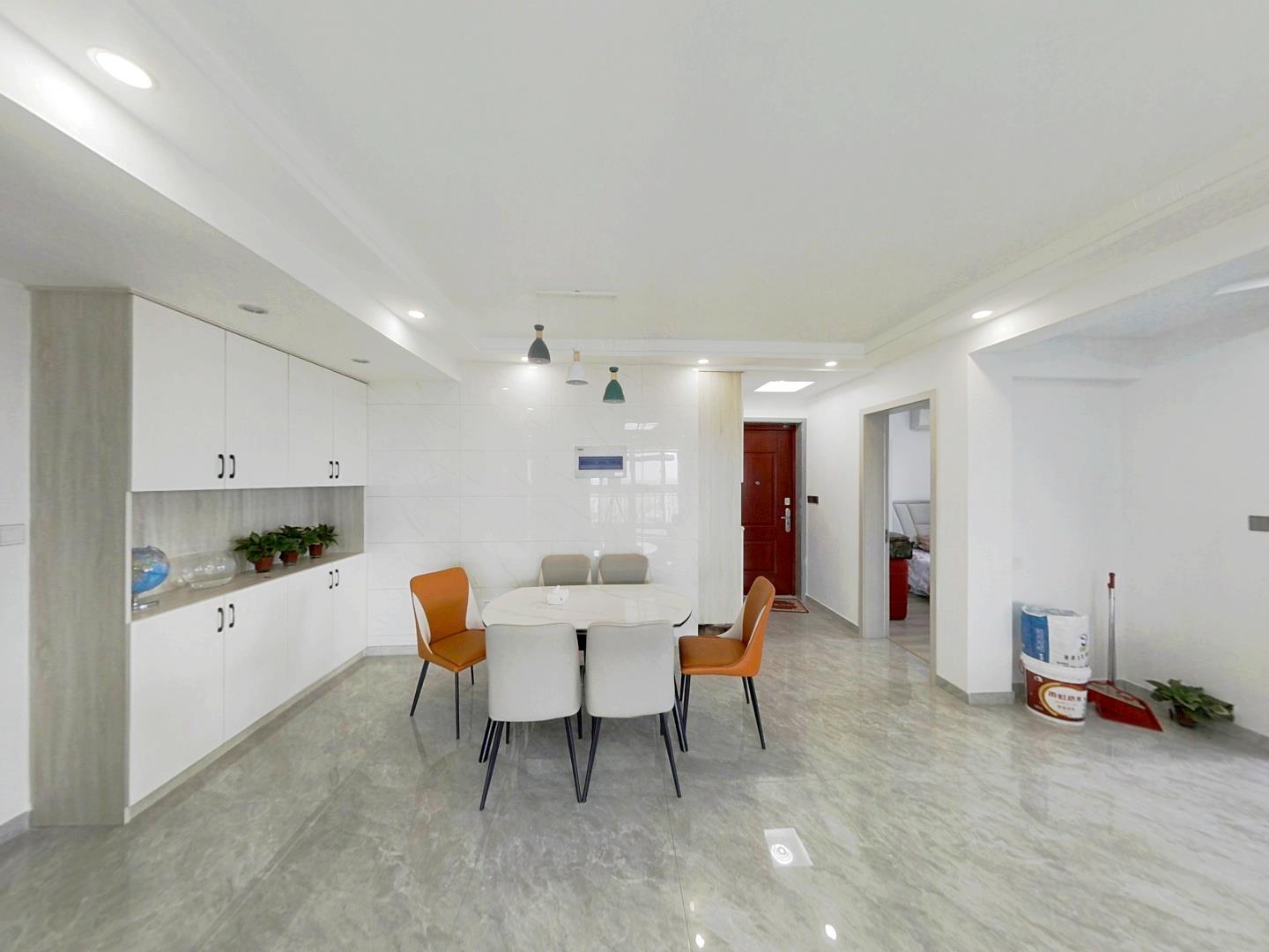 中海碧林湾 4室2厅2卫 128.42m&sup2;