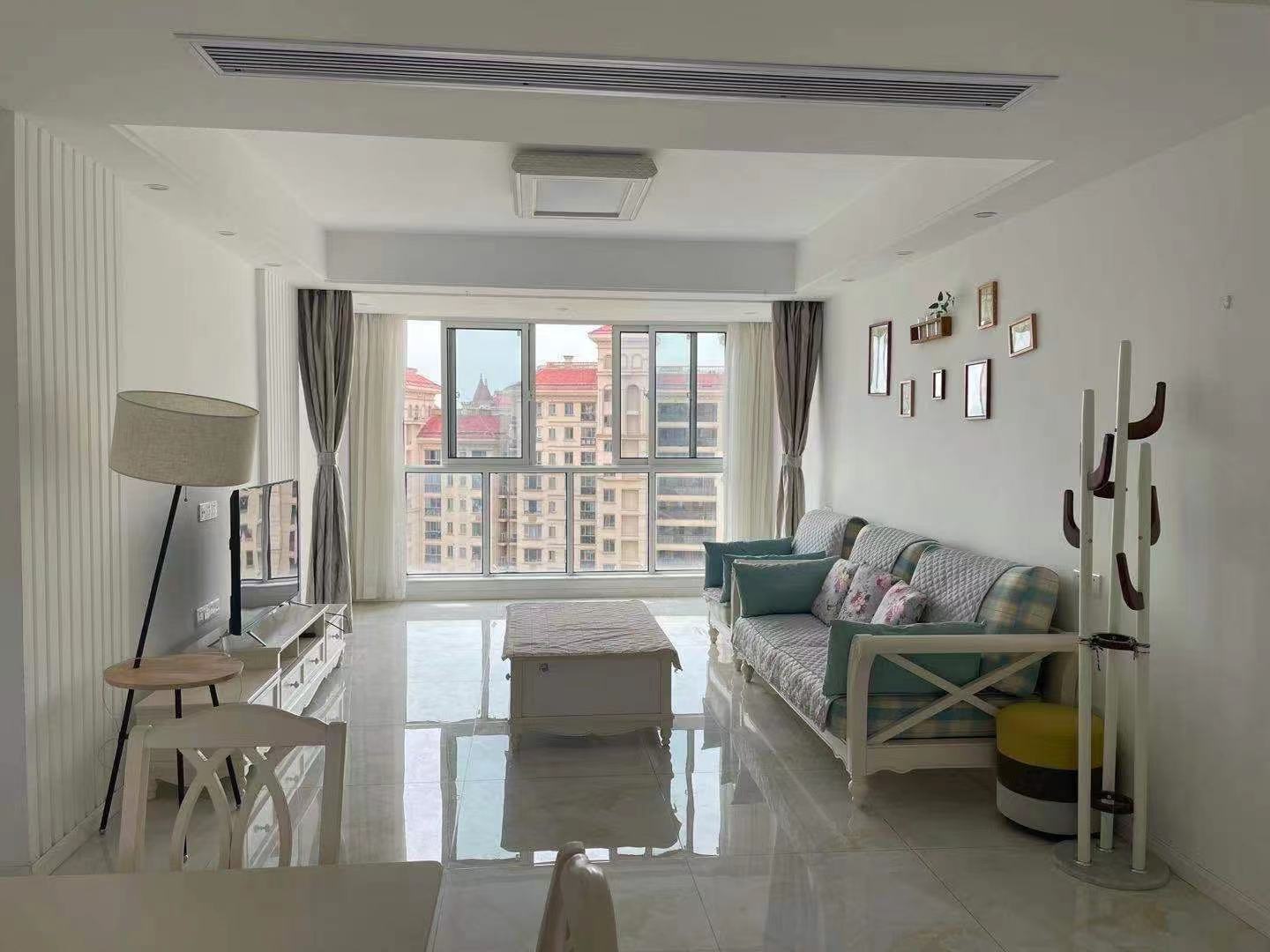 中南世纪花城三期 3室2厅2卫 128m²