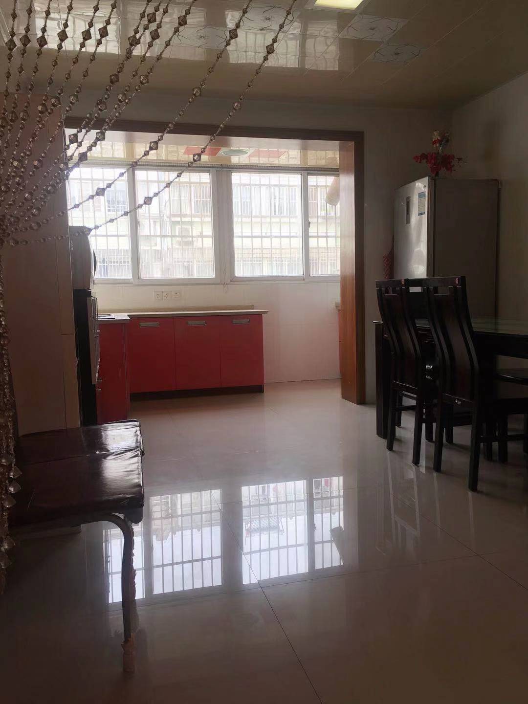 怡园新邸 4室3厅2卫 180m&sup2;