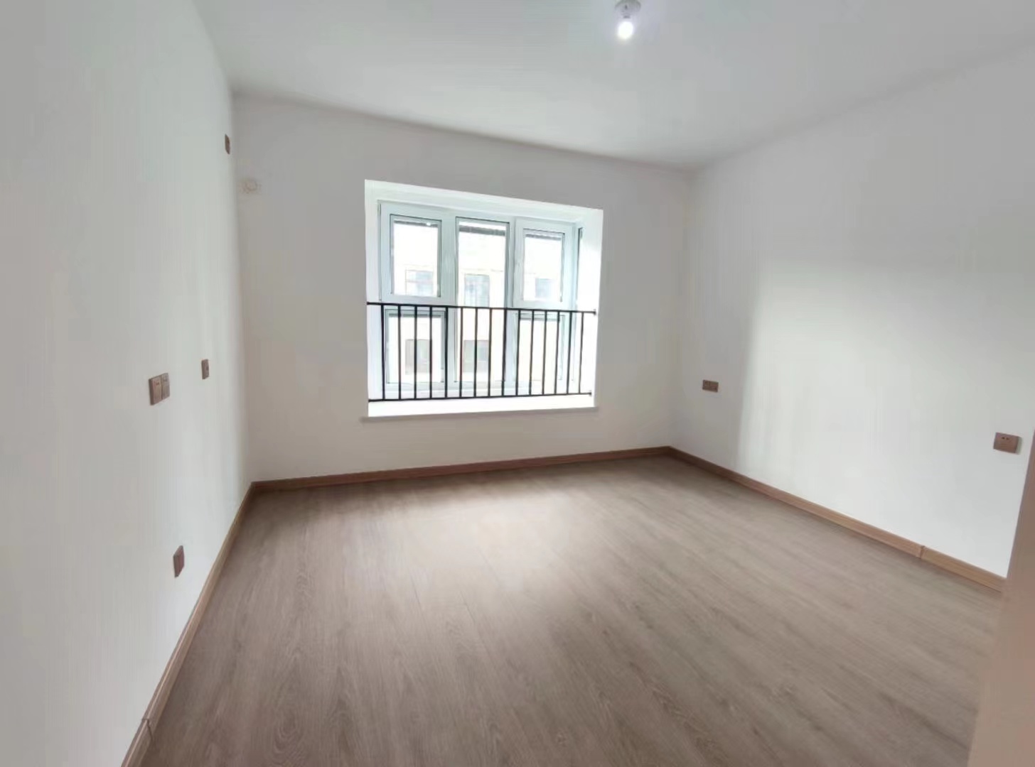 世茂九龙庭 3室2厅2卫 123m&sup2;