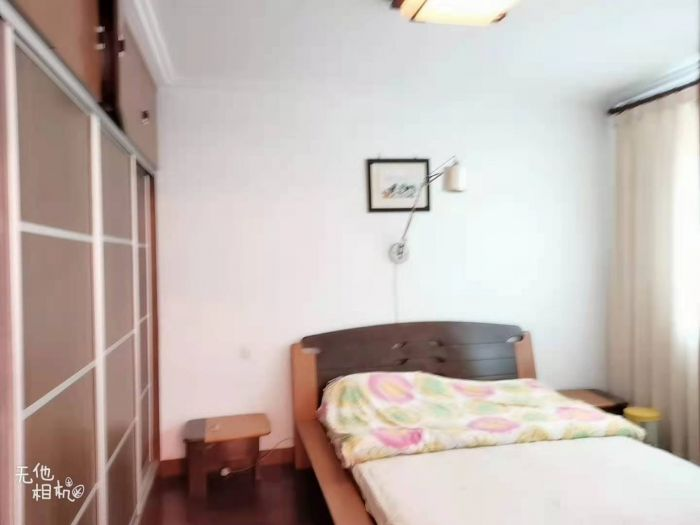 新桥北村 5室2厅2卫 200m&sup2;