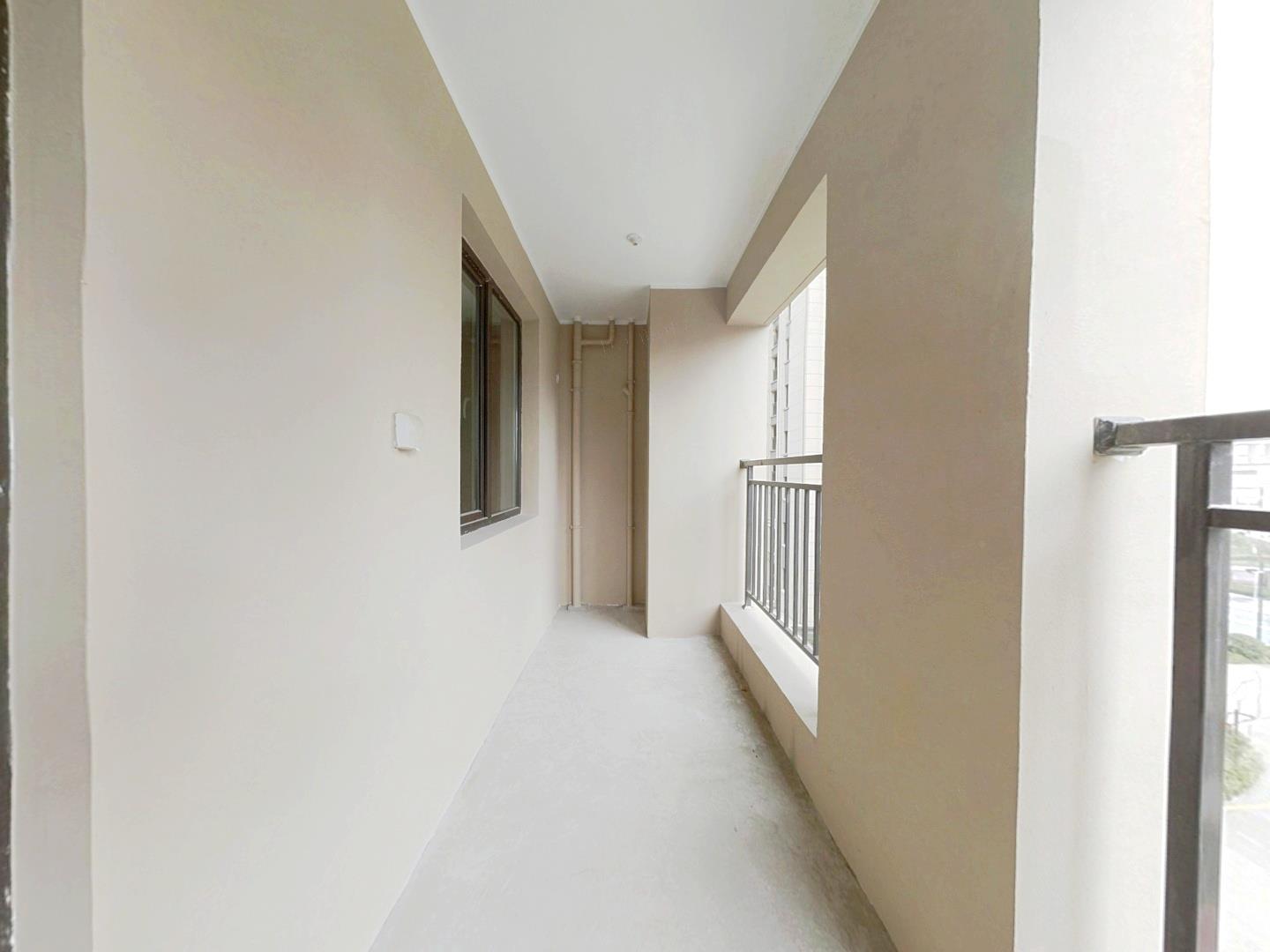 丽景湾 3室2厅1卫 96.5m&sup2;