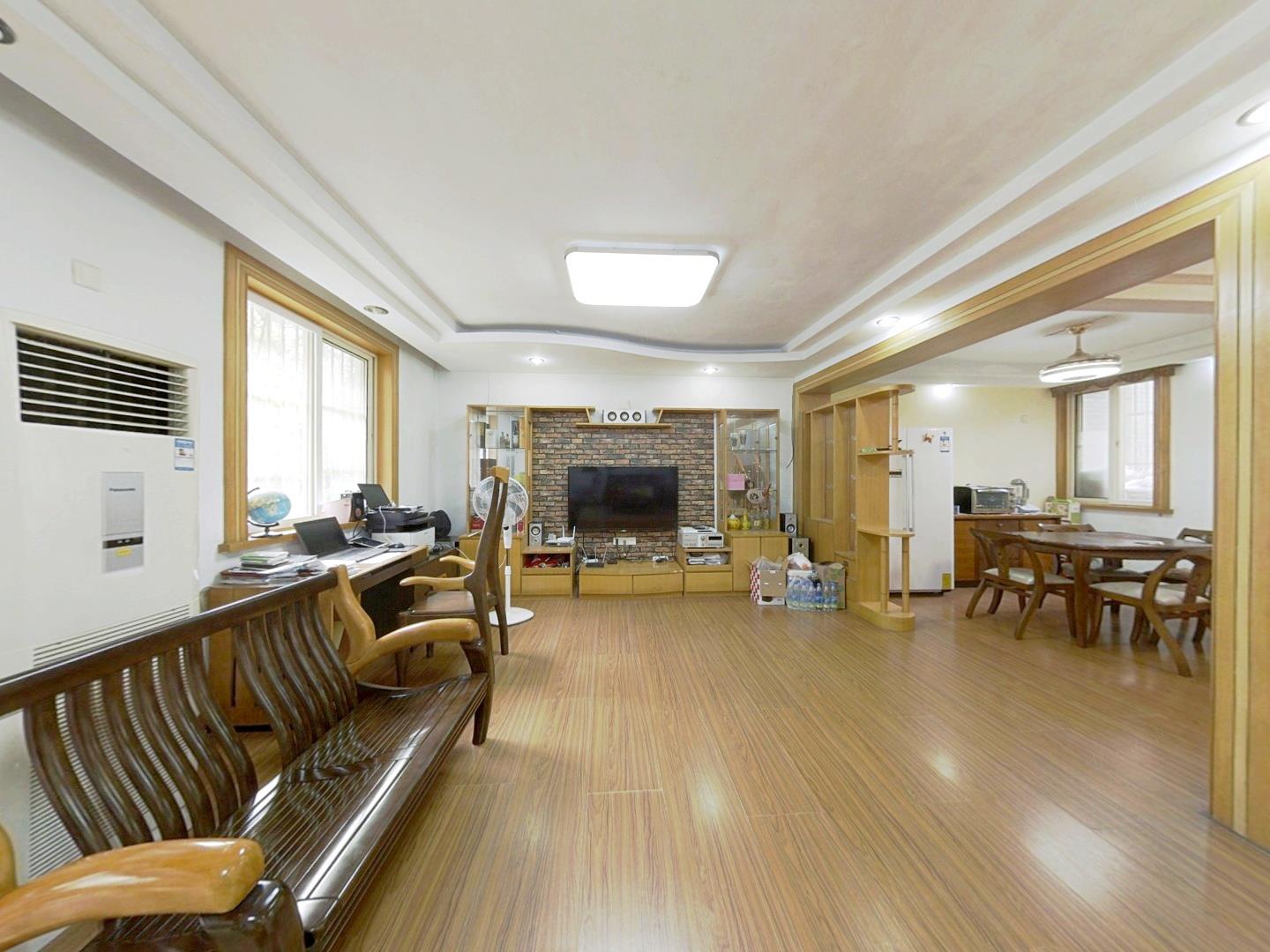 金桥园 4室2厅2卫 161m²