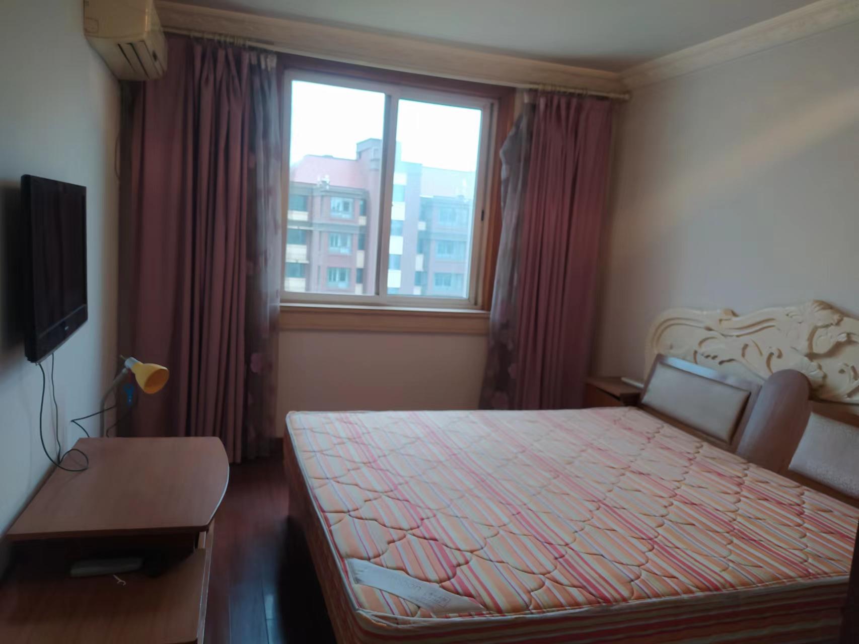 越江新村 4室2厅1卫 200m&sup2;