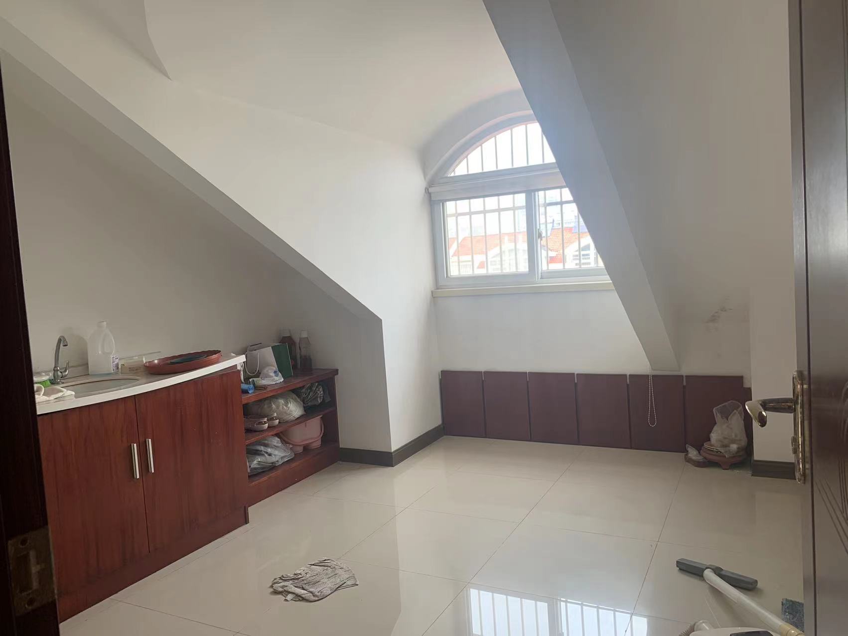 春晖花园 6室3厅2卫 178m&sup2;